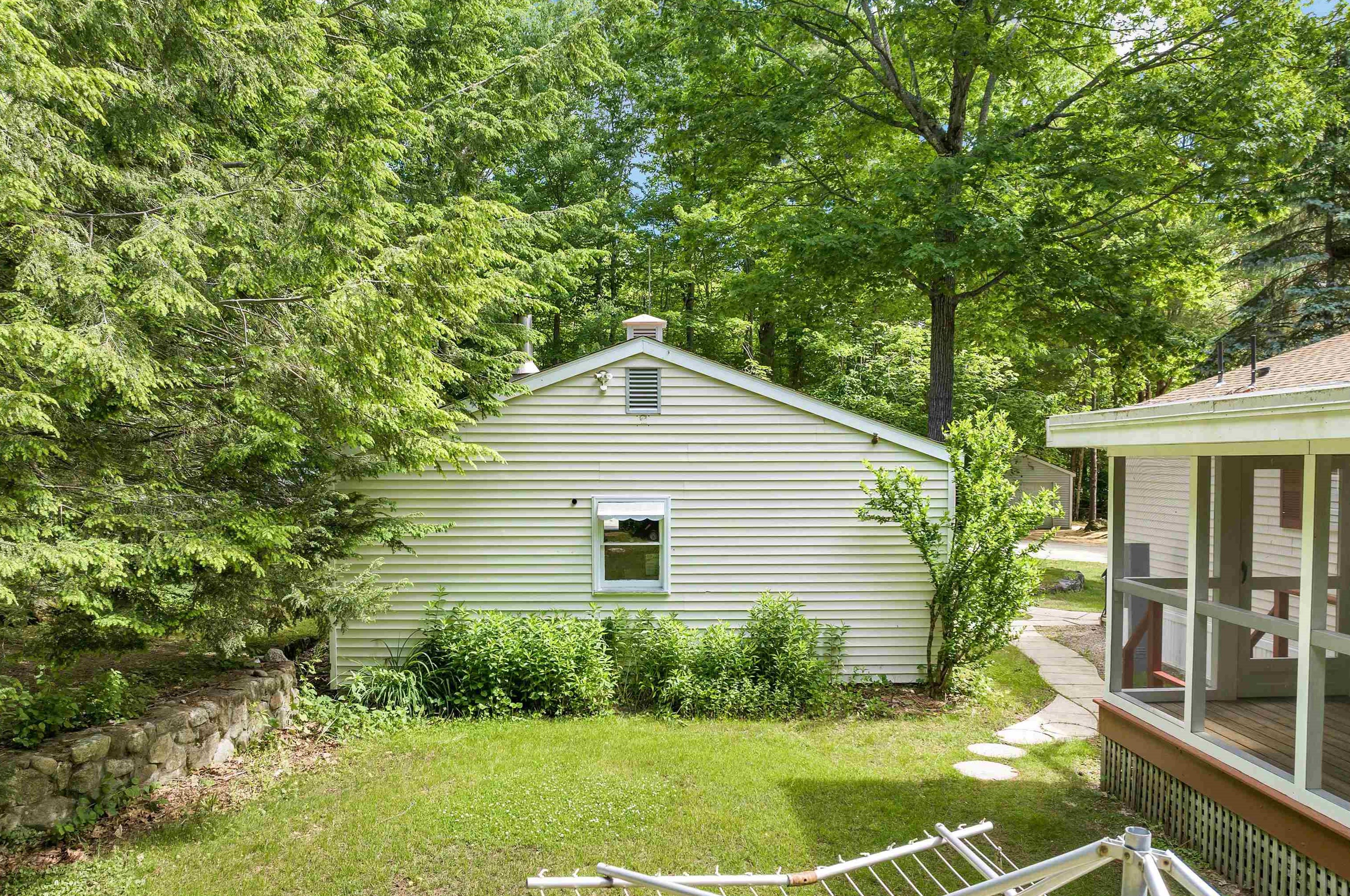 30 Birch Hl Est Rd, Tuftonboro NH  03894-4808 exterior