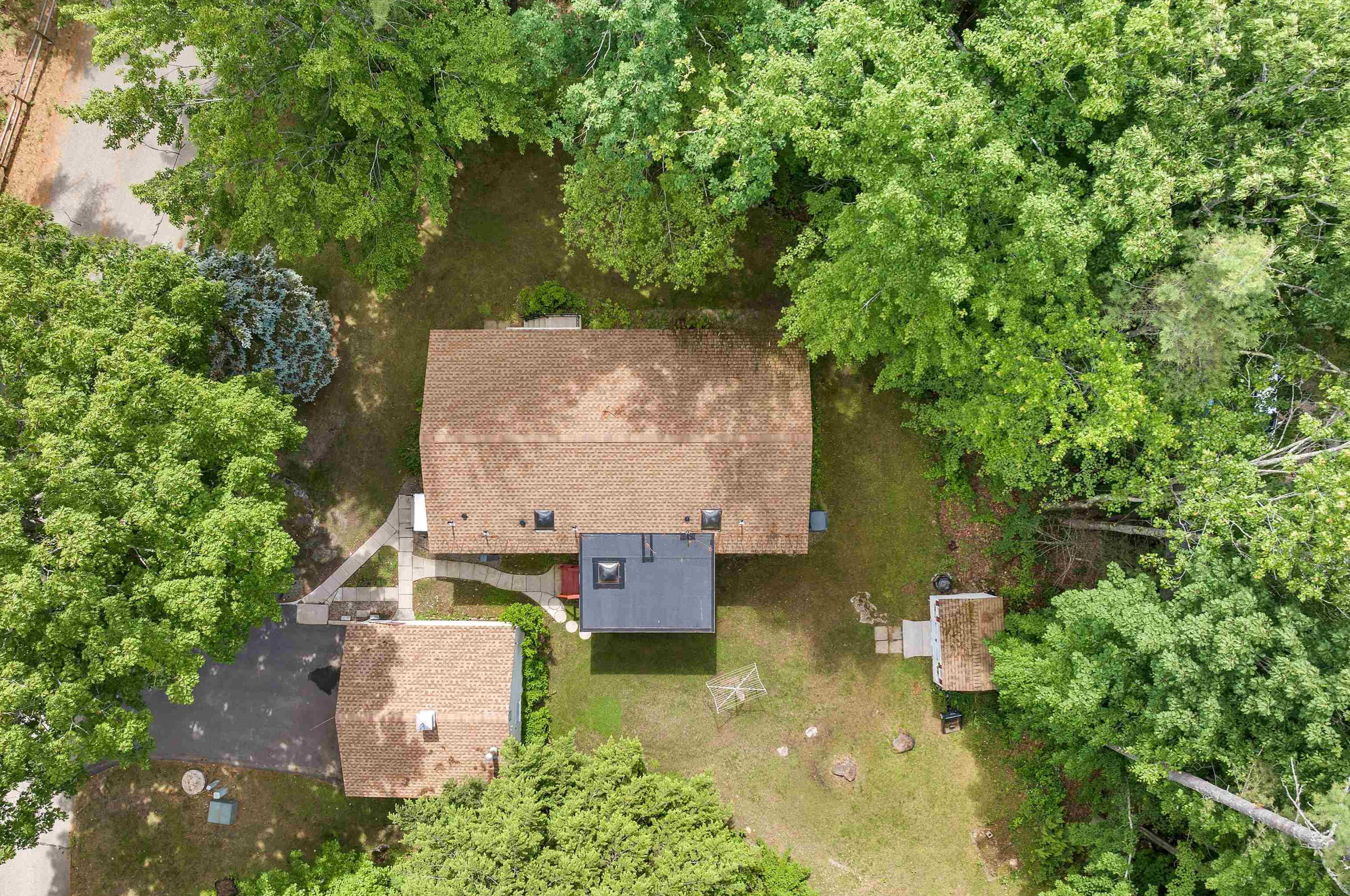 30 Birch Hl Est Rd, Tuftonboro NH  03894-4808 exterior