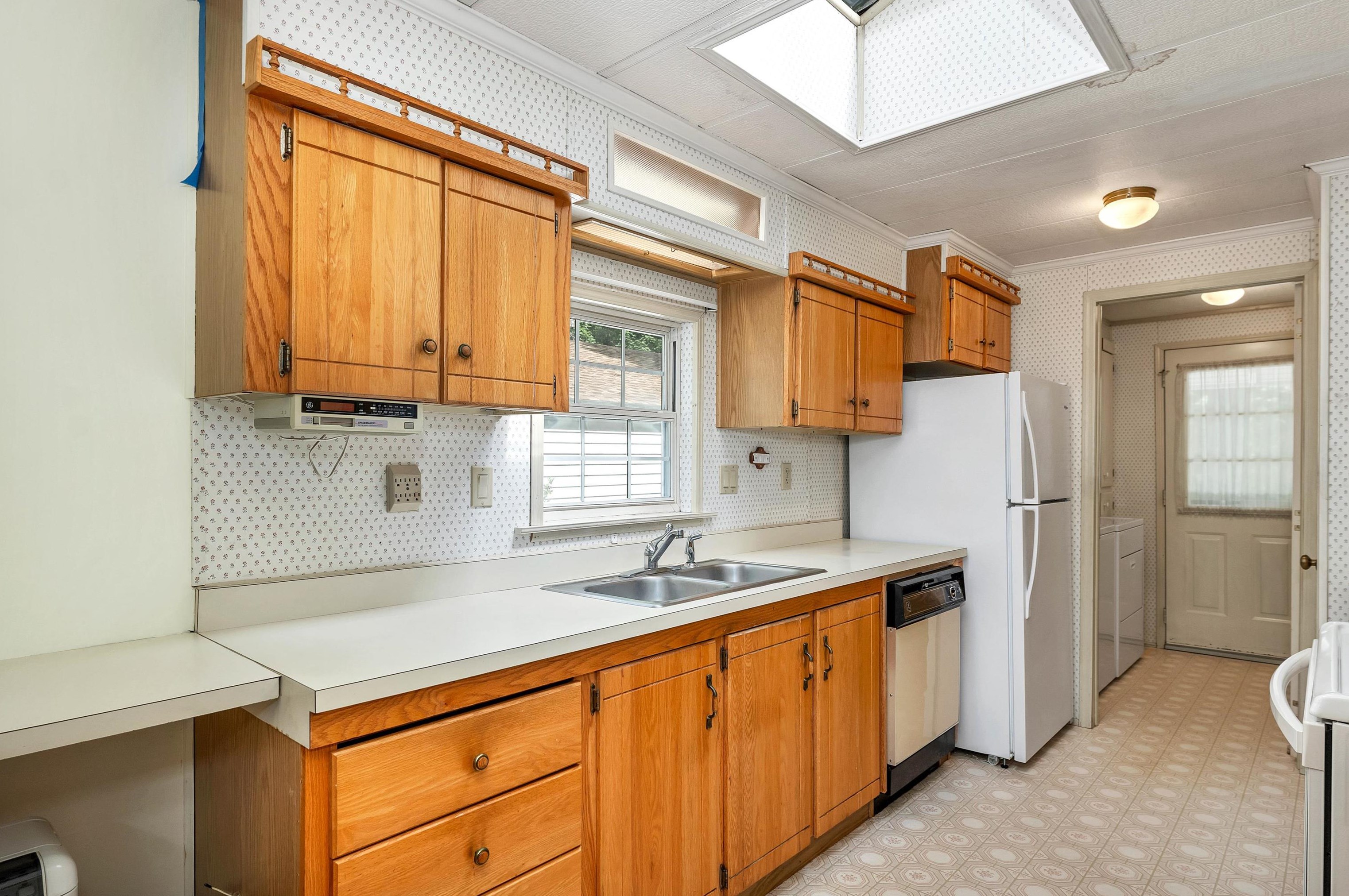 30 Birch Hl Est Rd, Tuftonboro NH  03894-4808 exterior