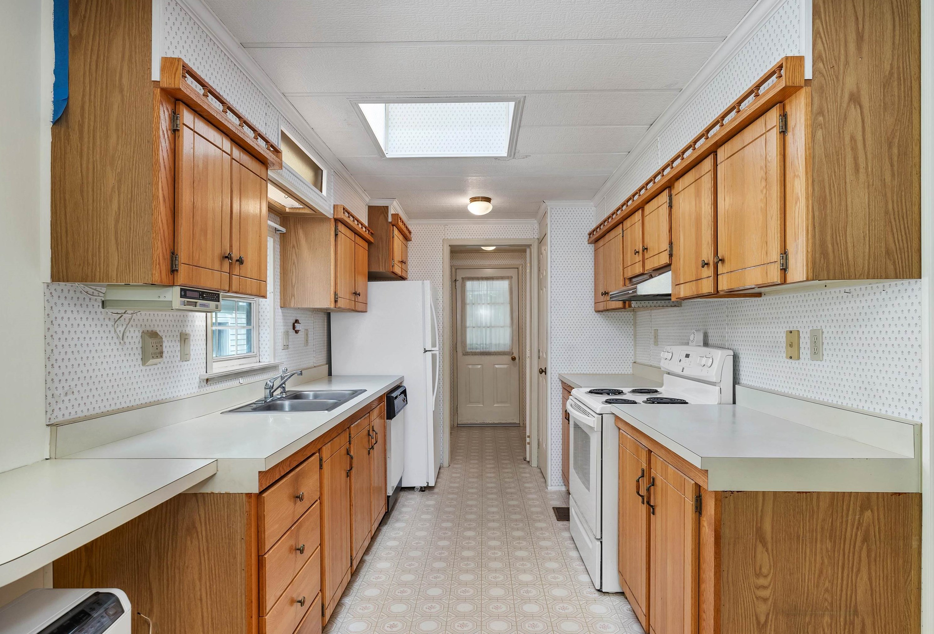 30 Birch Hl Est Rd, Tuftonboro NH  03894-4808 exterior