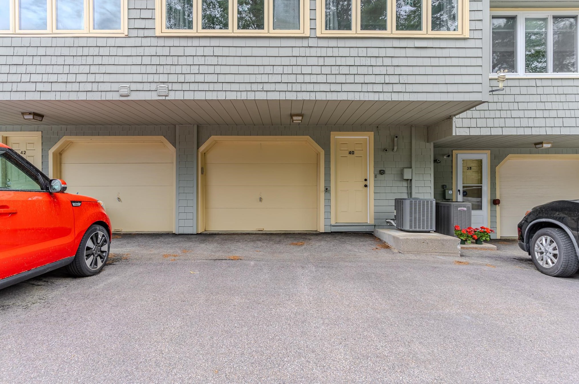 40 Sentry Way, Merrimack NH 03054-4407 exterior