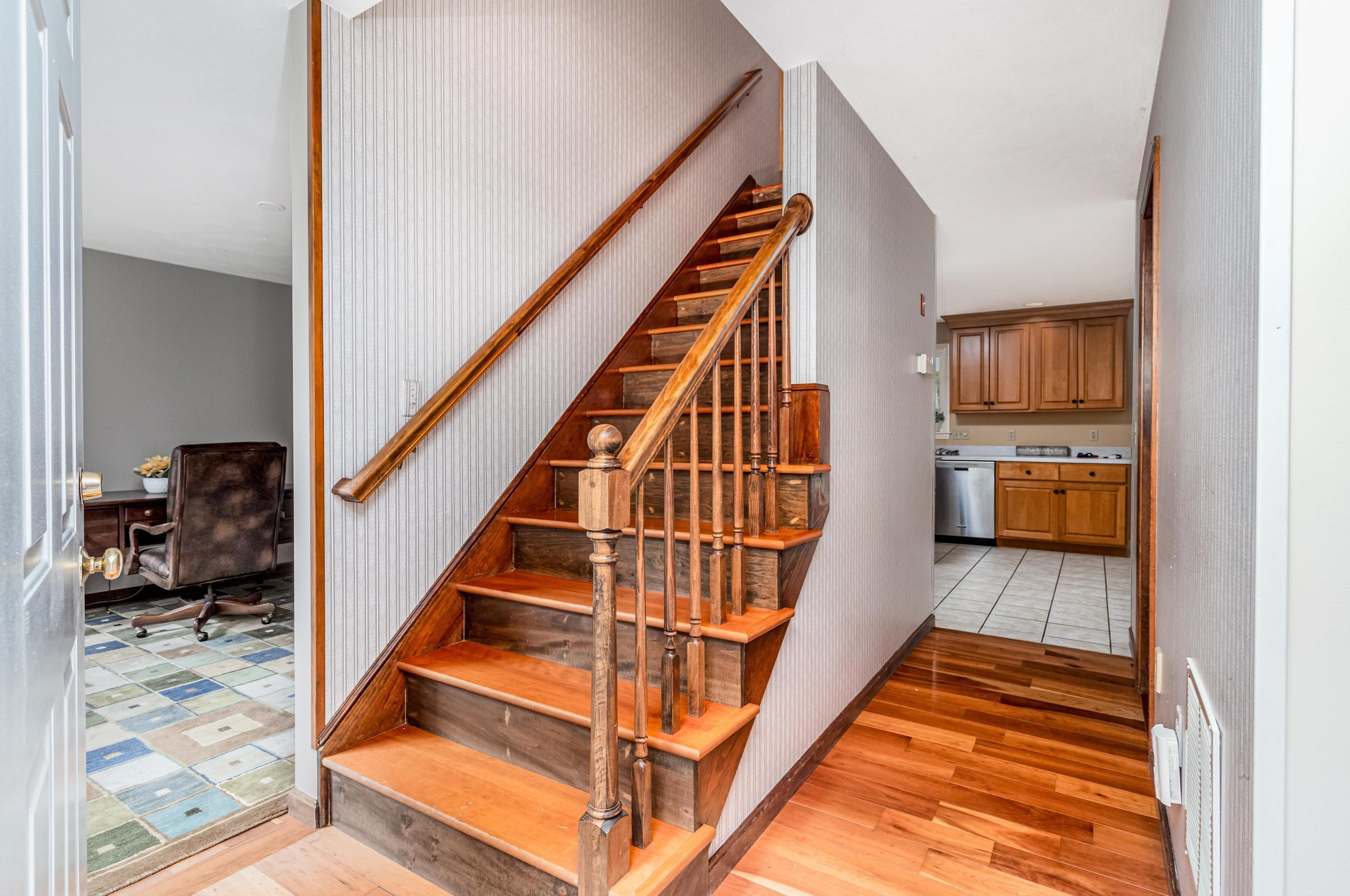 2 Squire Dr, Atkinson NH  03811-2565 exterior