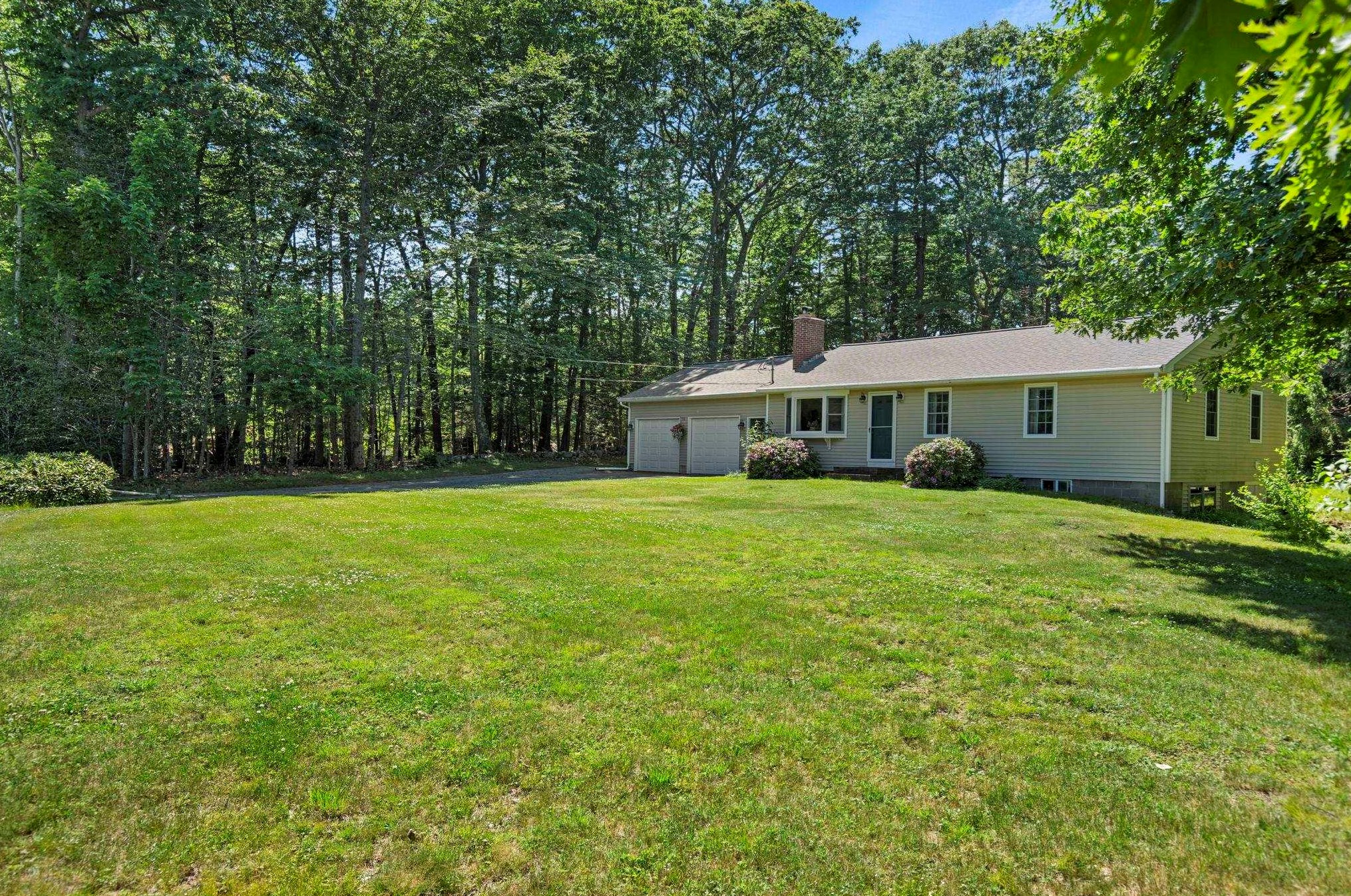74 Exeter Rd, South Hampton NH  03827-3614 exterior