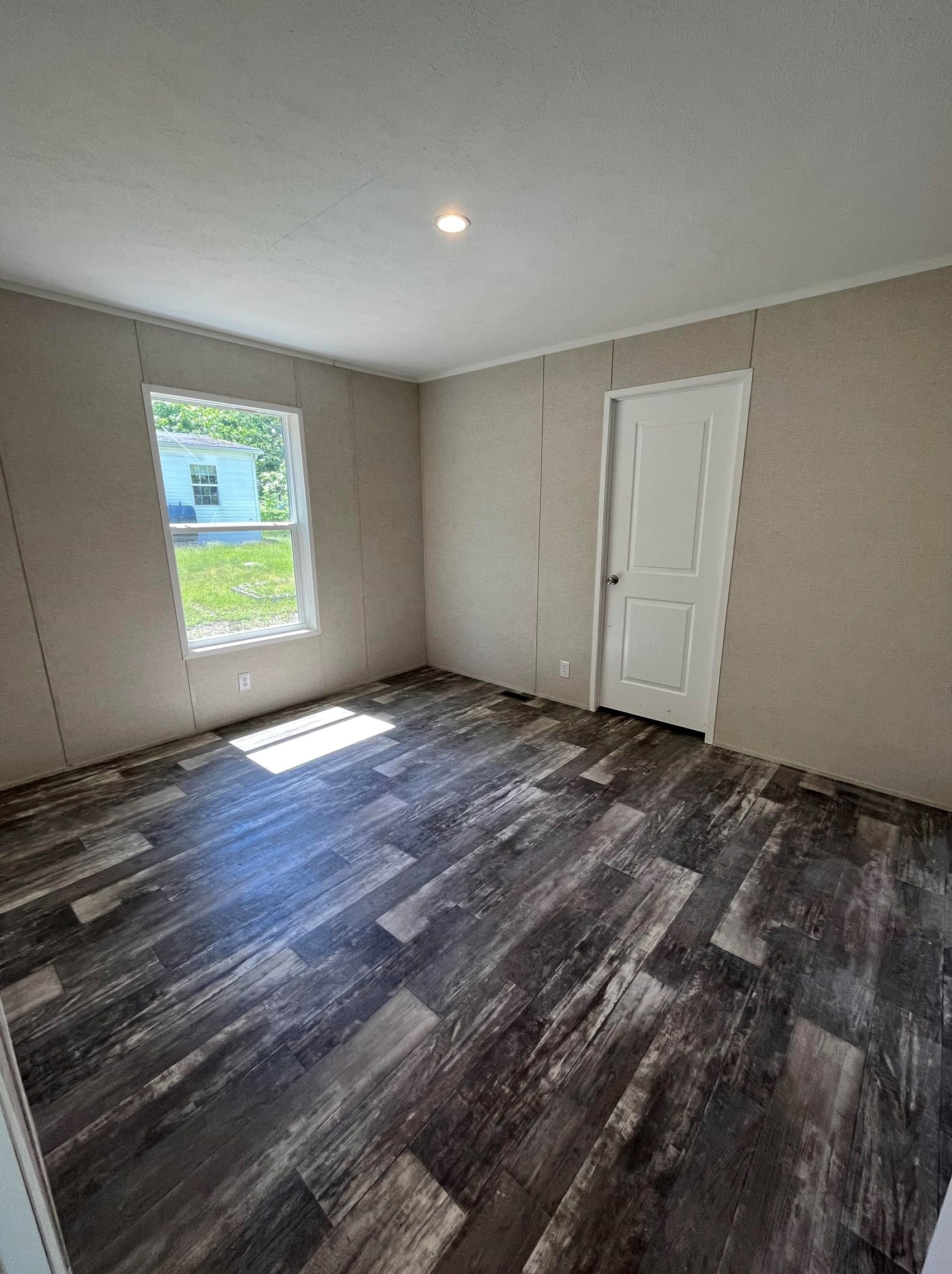 121 Est Dr, Barrington NH 03825-7292 exterior