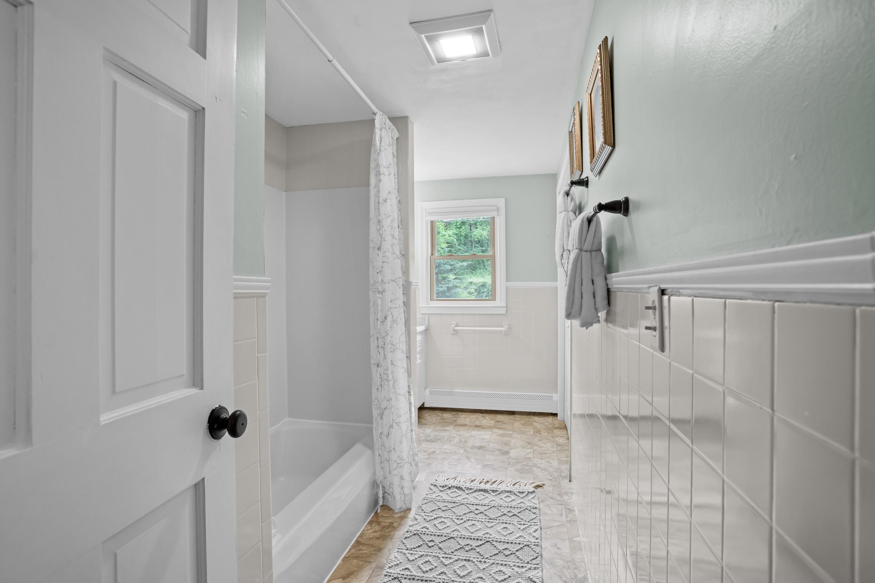 29 Jo Ellen Dr, Merrimack NH  03054-3944 exterior