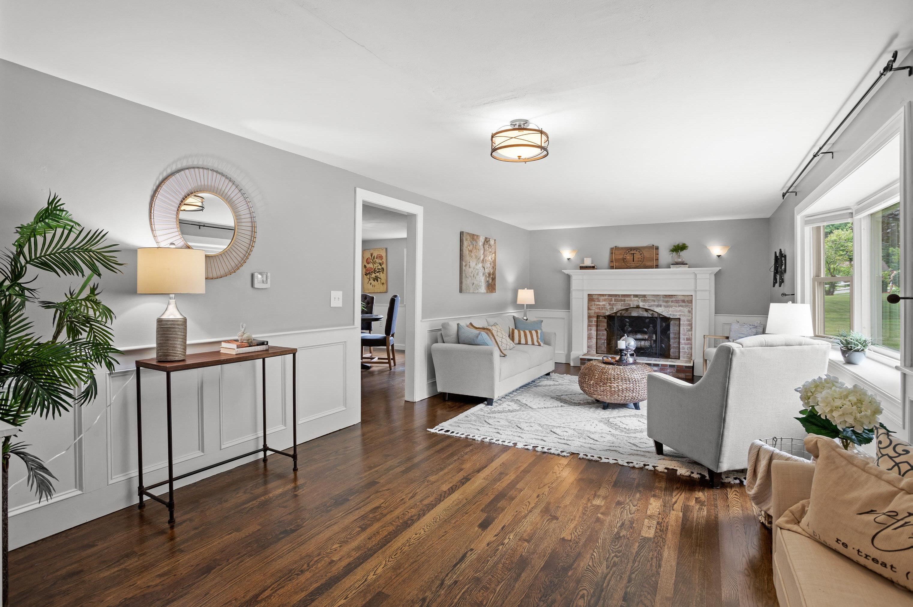 29 Jo Ellen Dr, Merrimack NH  03054-3944 exterior