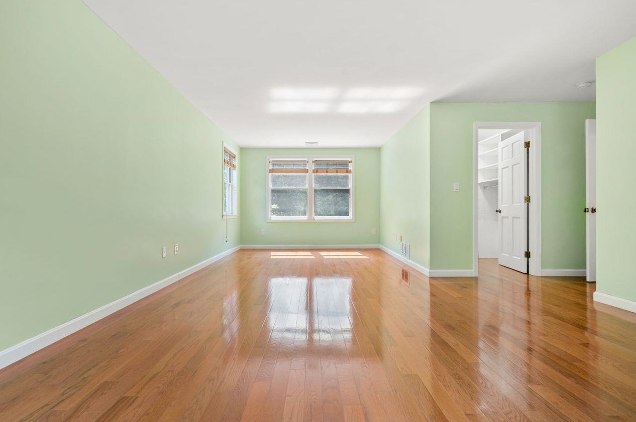 23 Merrymeeting Dr, Merrimack NH  03054-2934 exterior