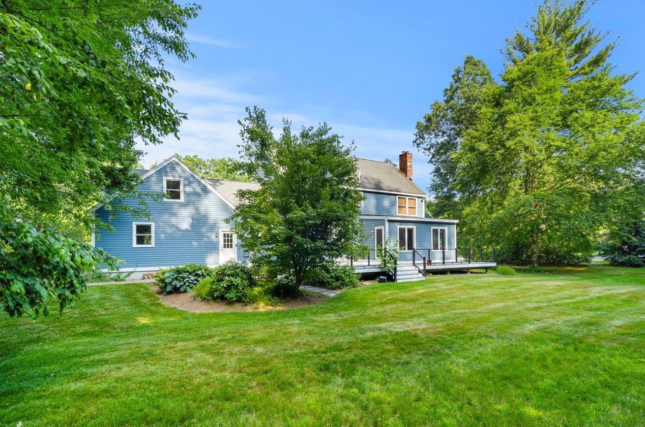 23 Merrymeeting Dr, Merrimack NH  03054-2934 exterior