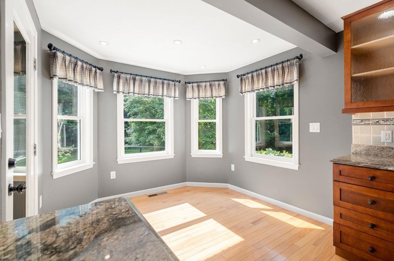 23 Merrymeeting Dr, Merrimack NH  03054-2934 exterior
