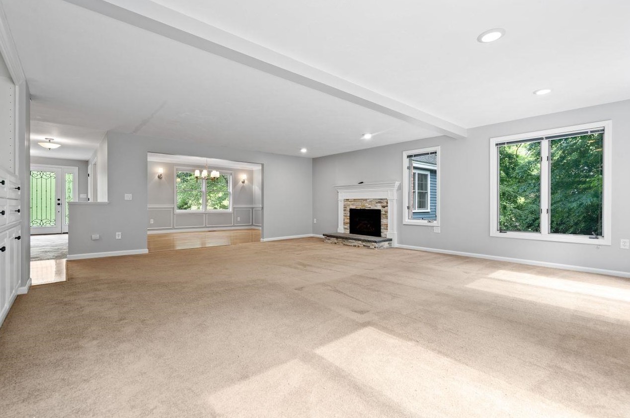 23 Merrymeeting Dr, Merrimack NH  03054-2934 exterior