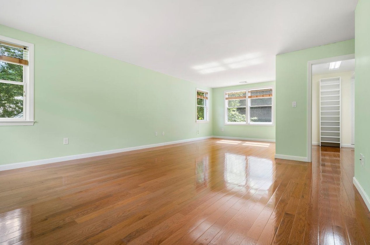 23 Merrymeeting Dr, Merrimack NH  03054-2934 exterior