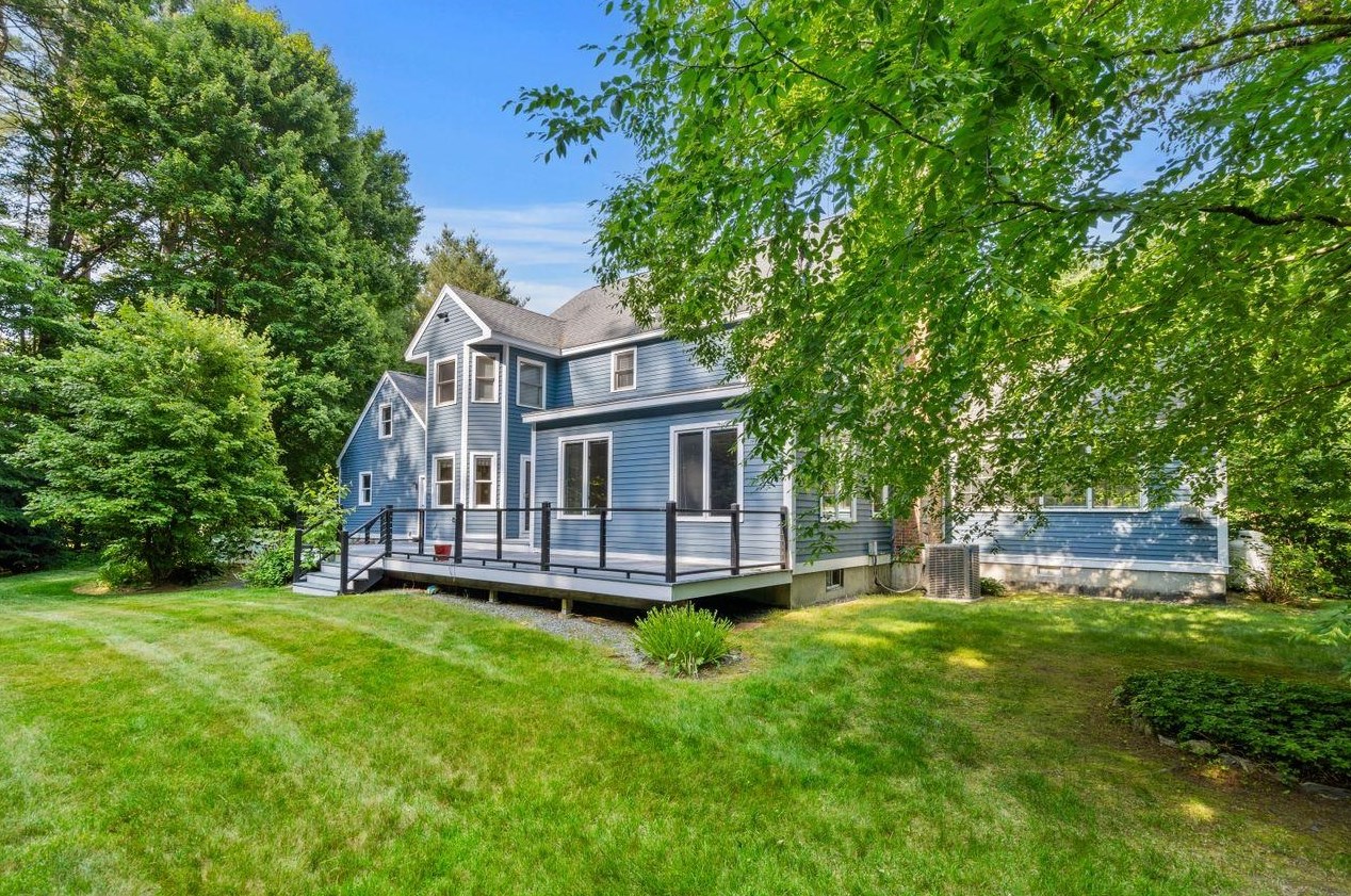23 Merrymeeting Dr, Merrimack NH  03054-2934 exterior