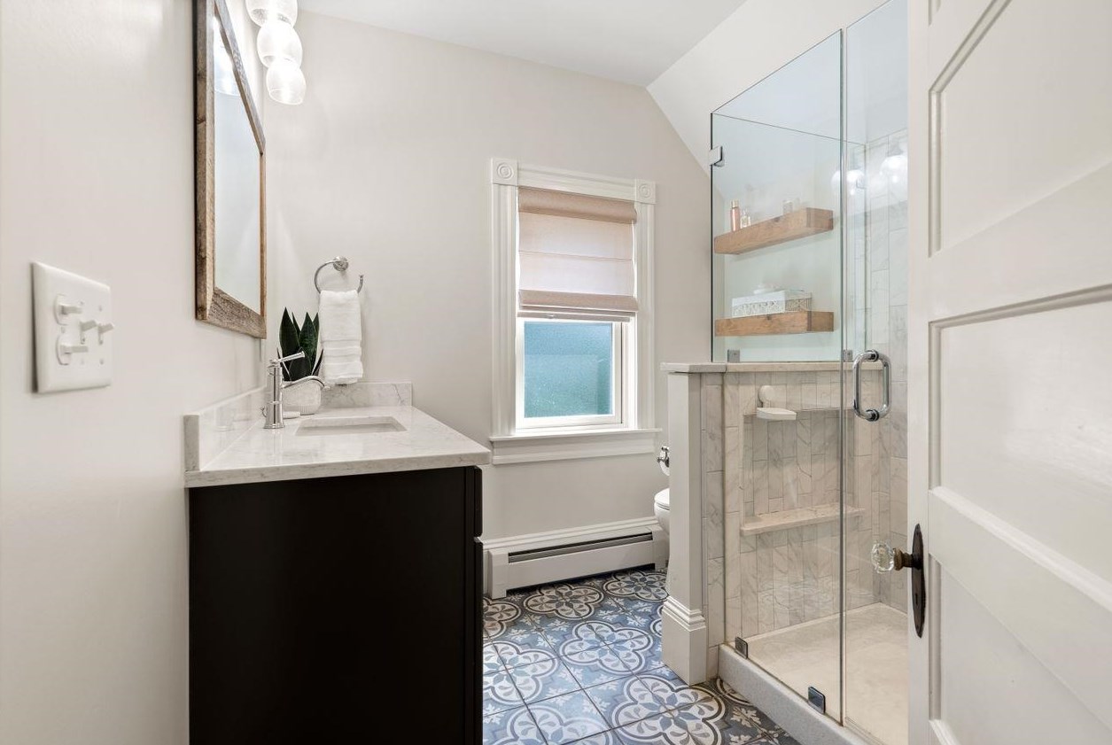 603 Hanover St, Manchester NH  03104-5307 exterior