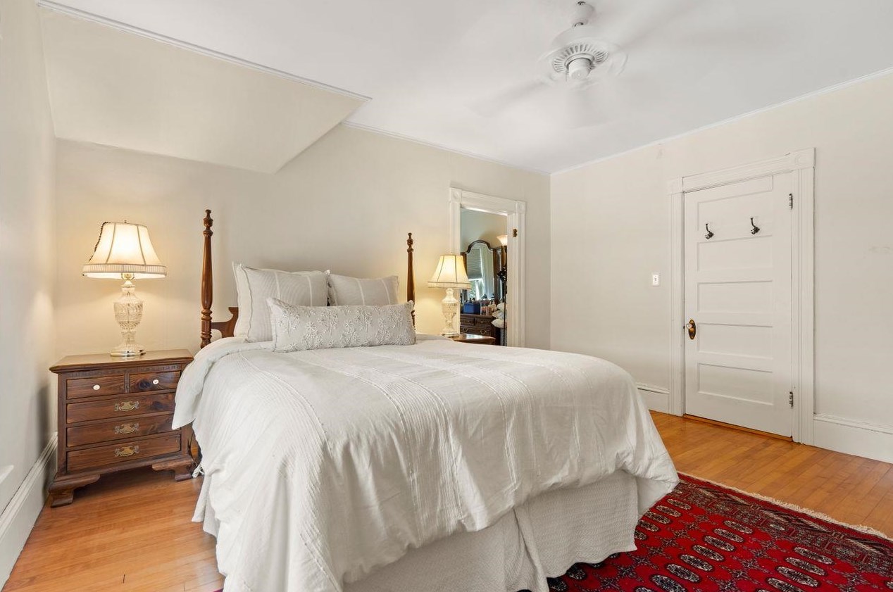 603 Hanover St, Manchester NH  03104-5307 exterior