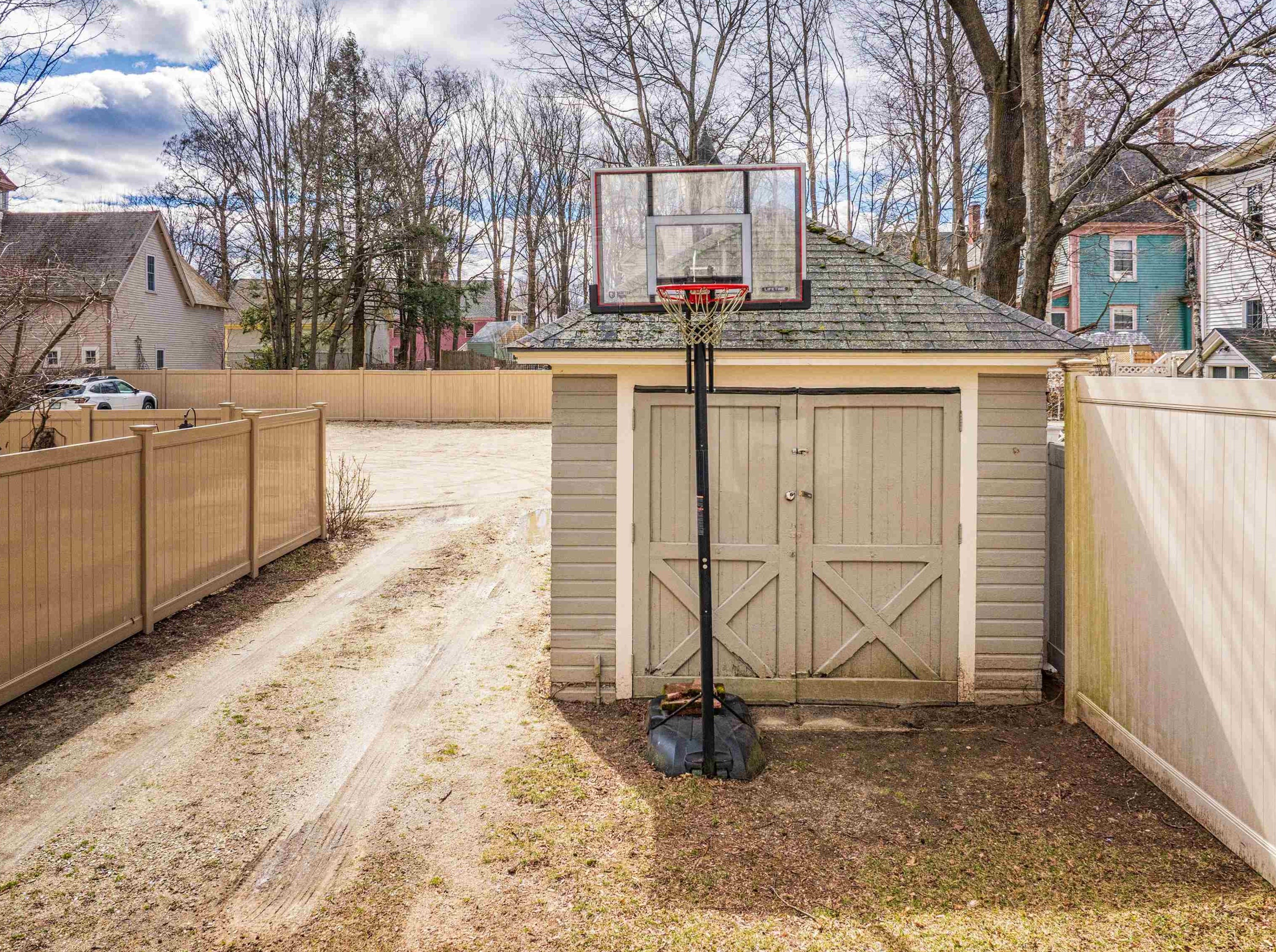 254 Washington St, Dover NH 03820-3611 exterior