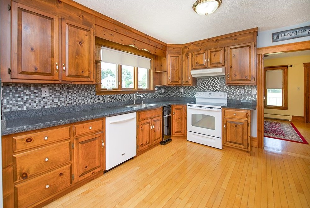 35 Main St, Plaistow NH 03865-3034 exterior