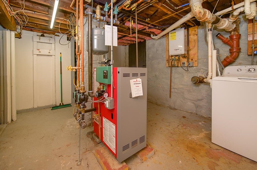 35 Main St, Plaistow NH 03865-3034 exterior