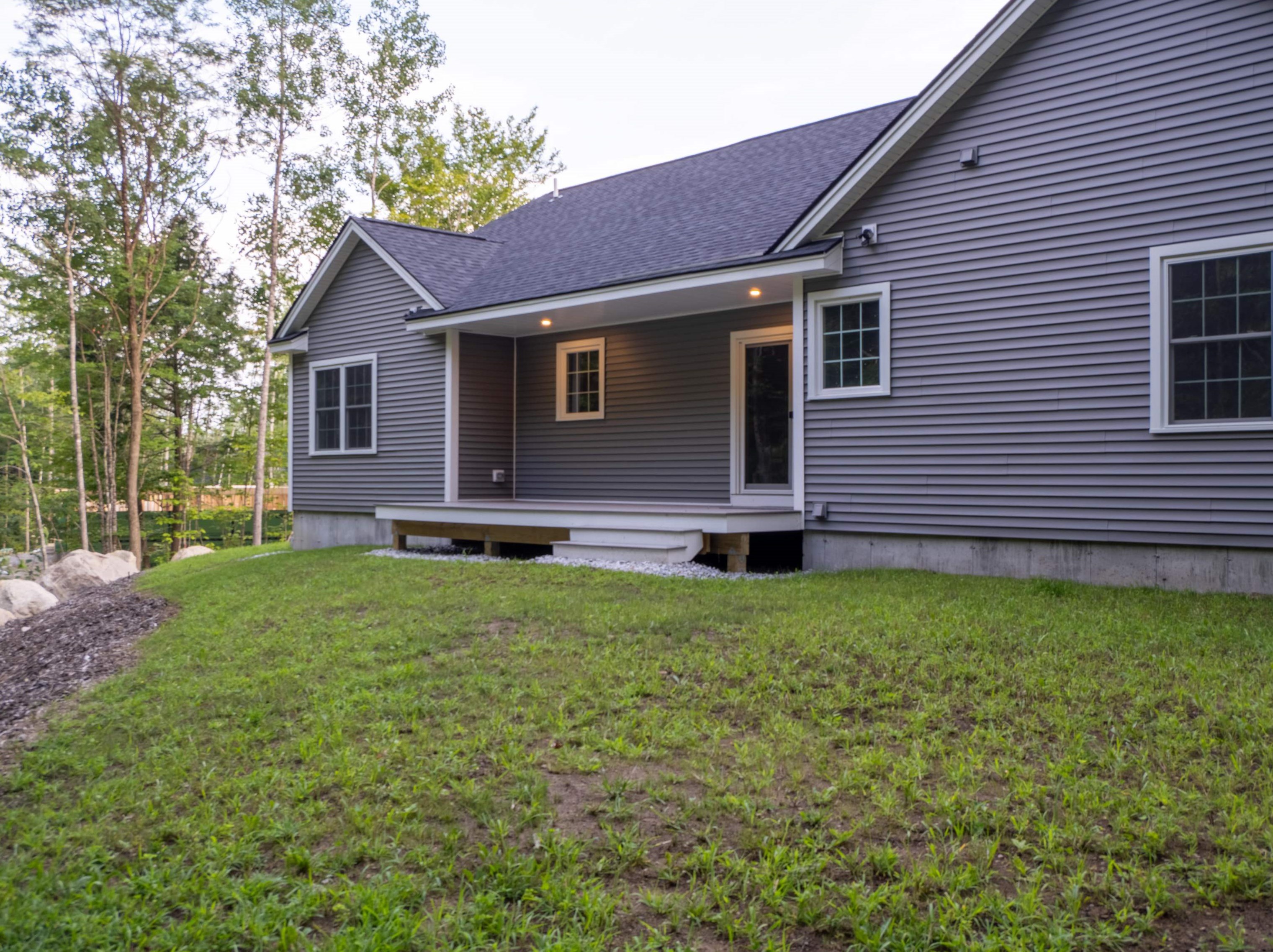 969 Grandview Rd, Albany NH  03818-7125 exterior