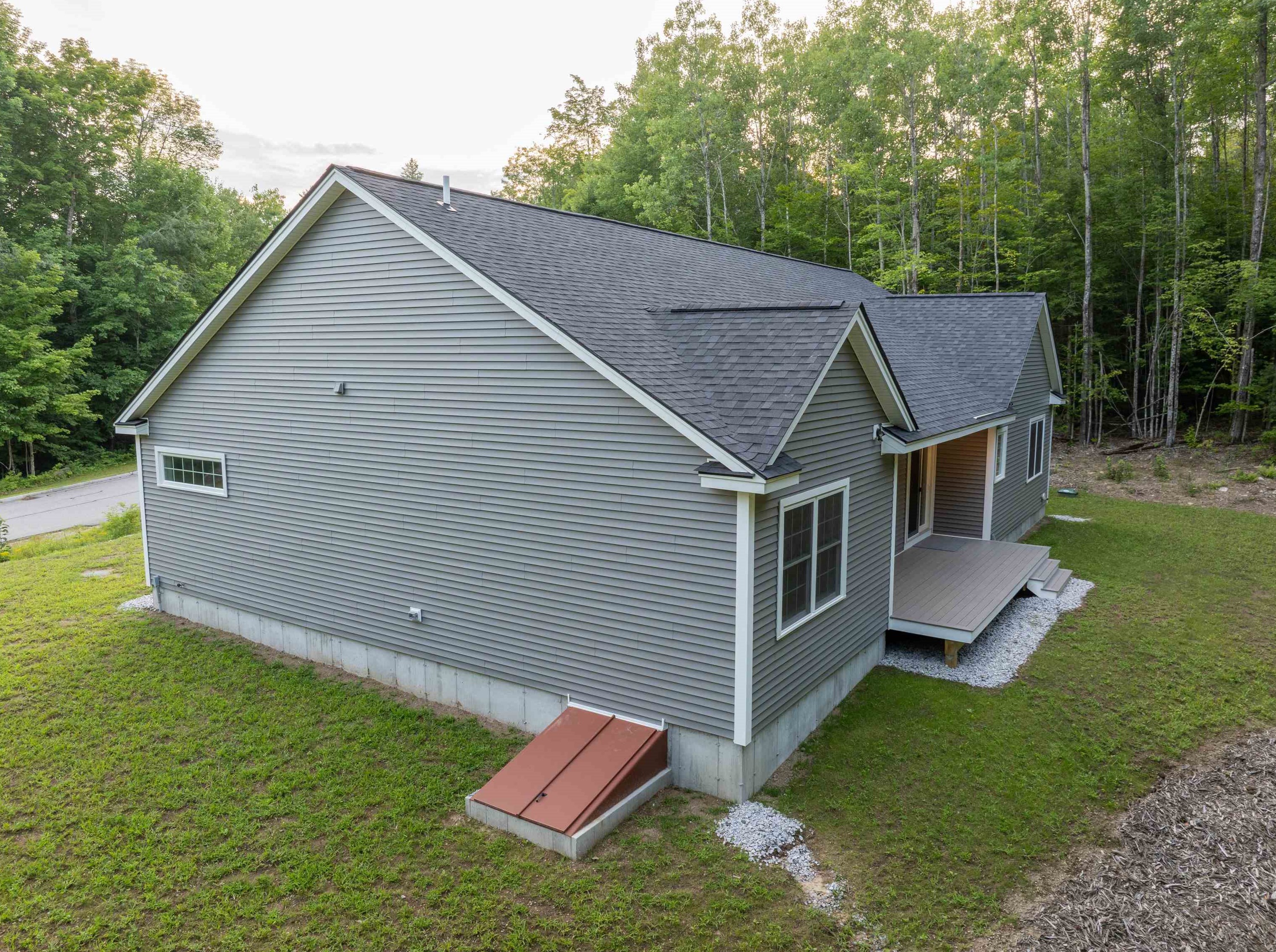 969 Grandview Rd, Albany NH  03818-7125 exterior