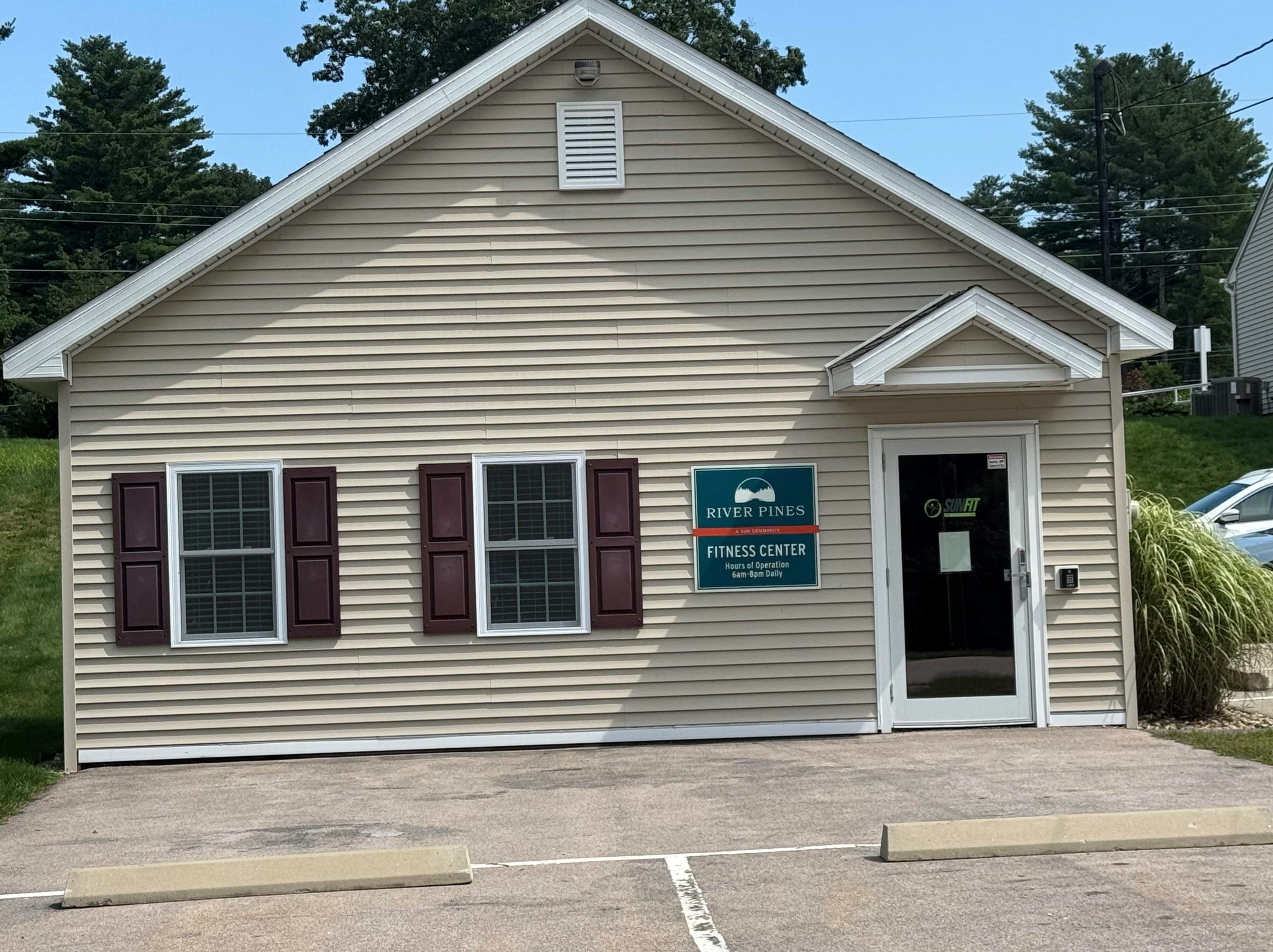 28 Farmwood Dr, Nashua NH 03062-1190 exterior