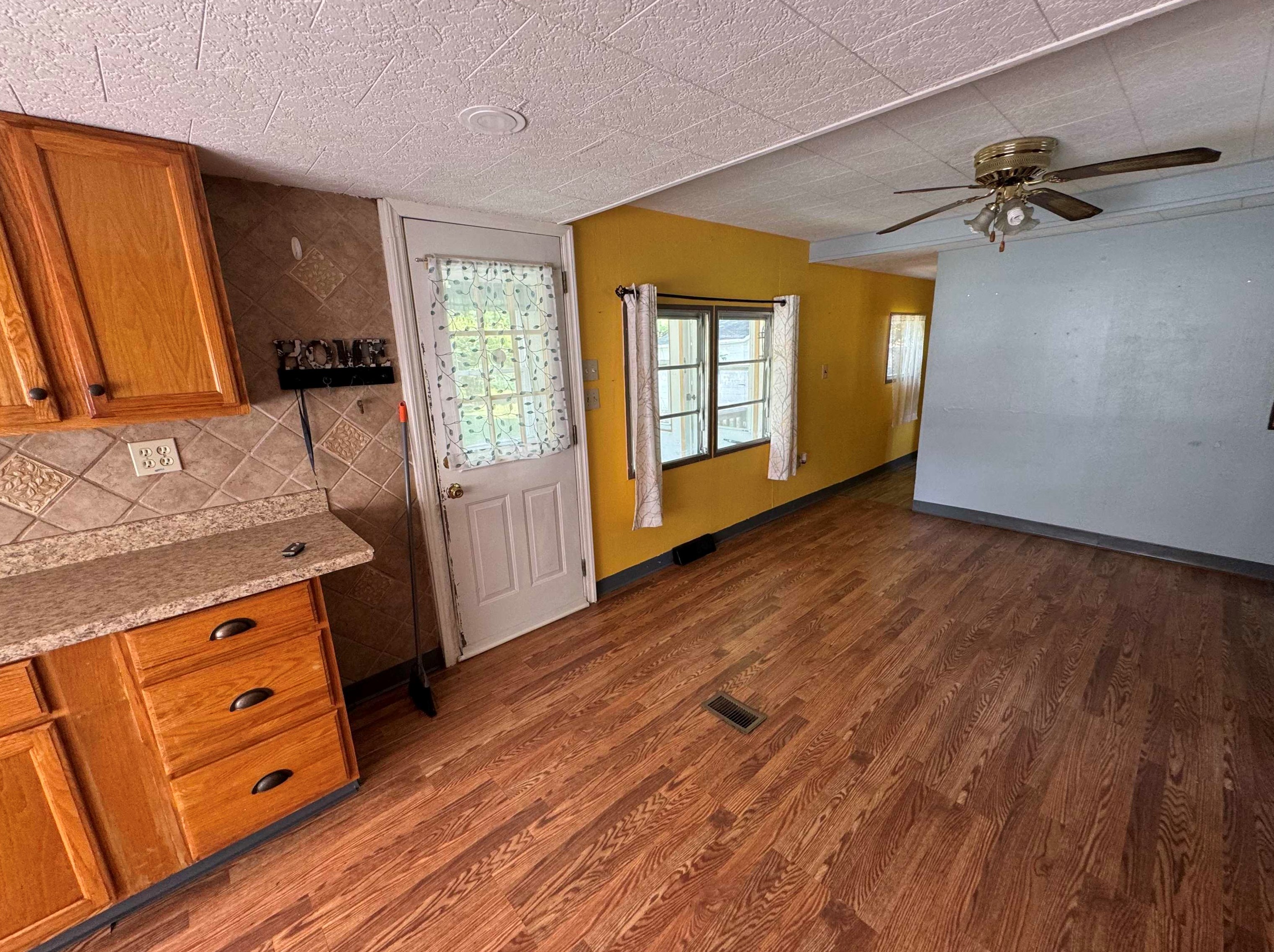 28 Farmwood Dr, Nashua NH 03062-1190 exterior