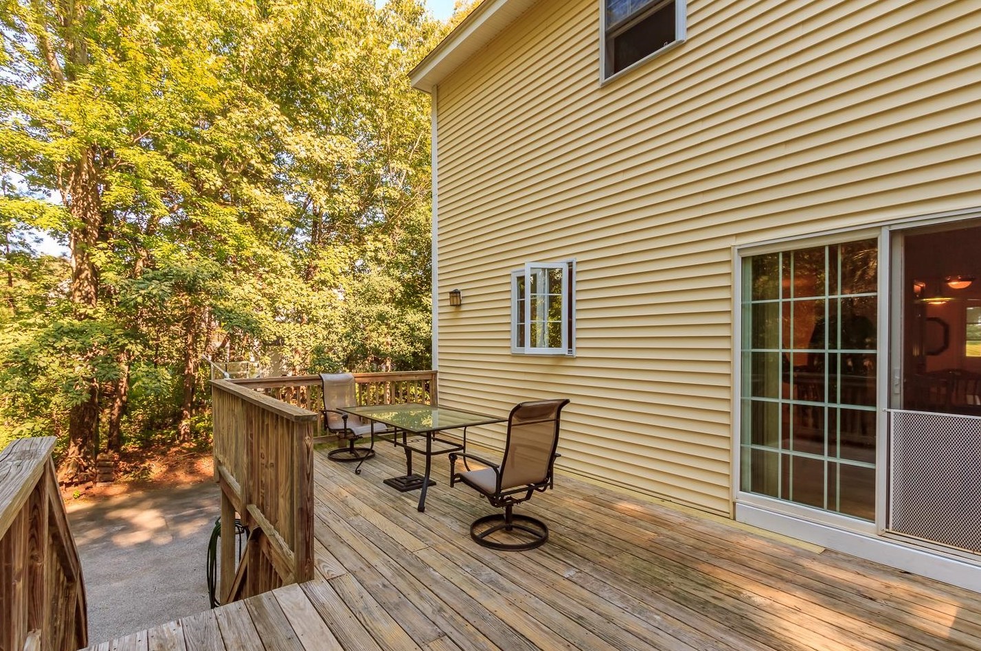 6 Cardinal Cir, Derry NH  03038-1618 exterior