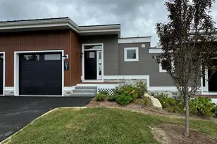 37 Vantage Point Dr, Laconia, NH 03246 - Photo 5