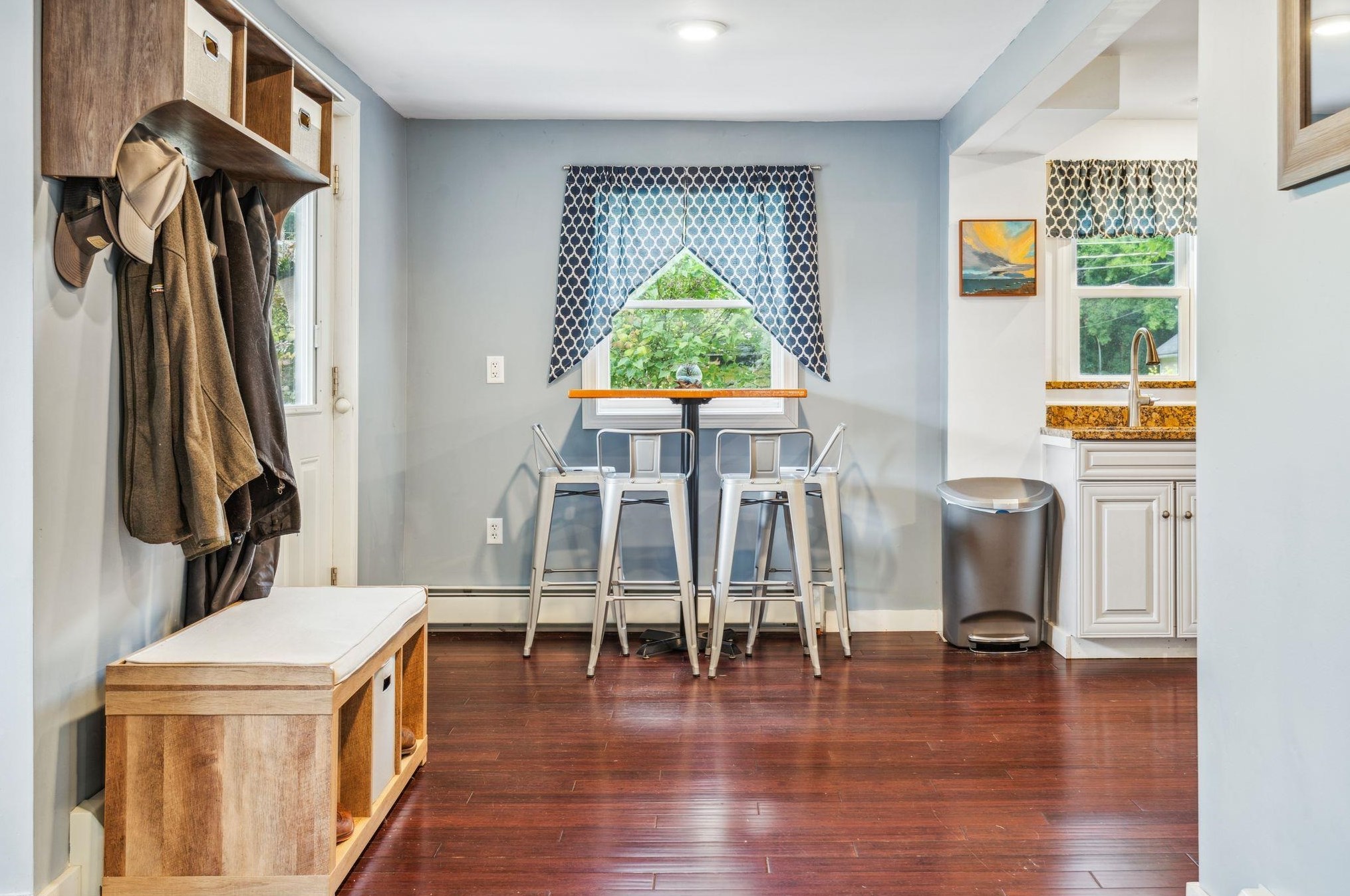 43 Frst St, Dover NH 03820-3223 exterior