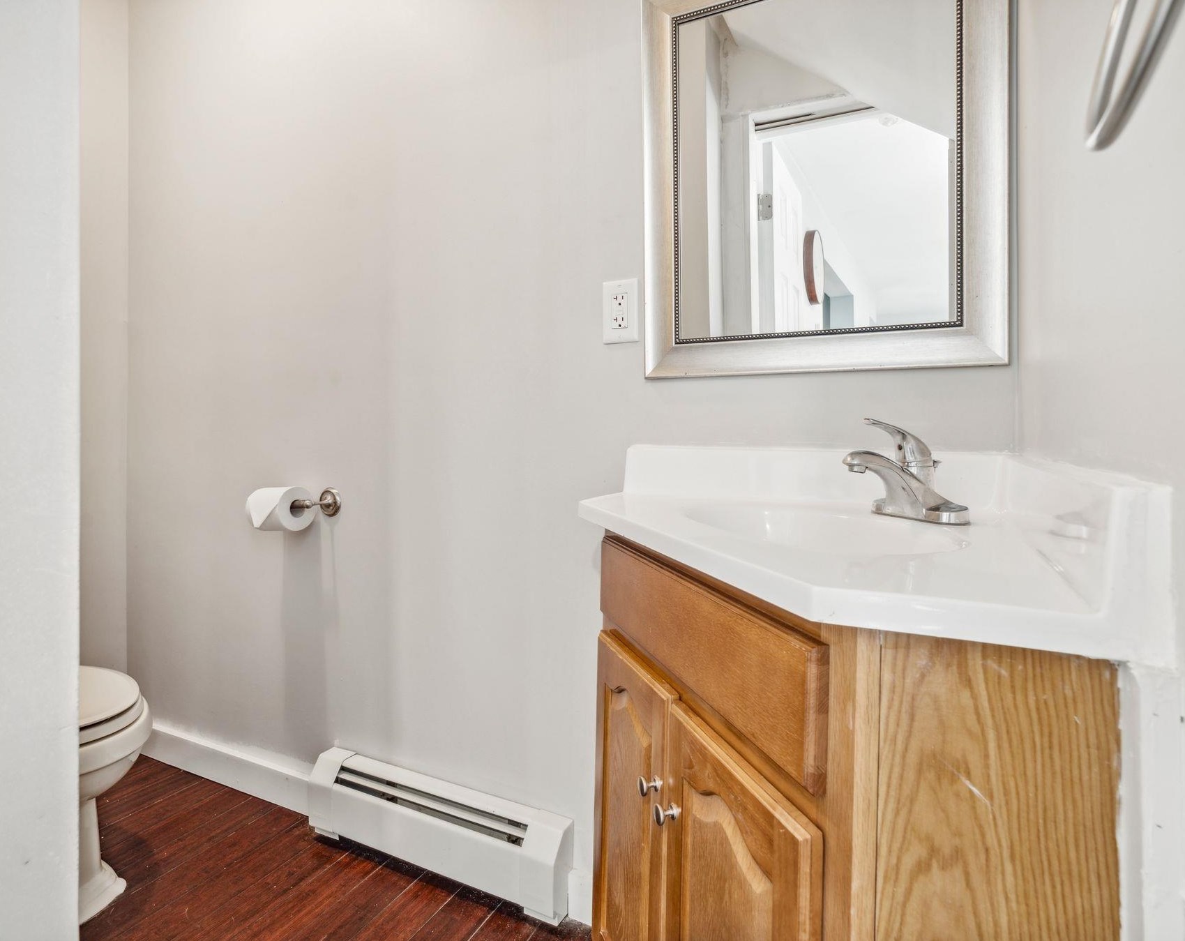 43 Frst St, Dover NH 03820-3223 exterior