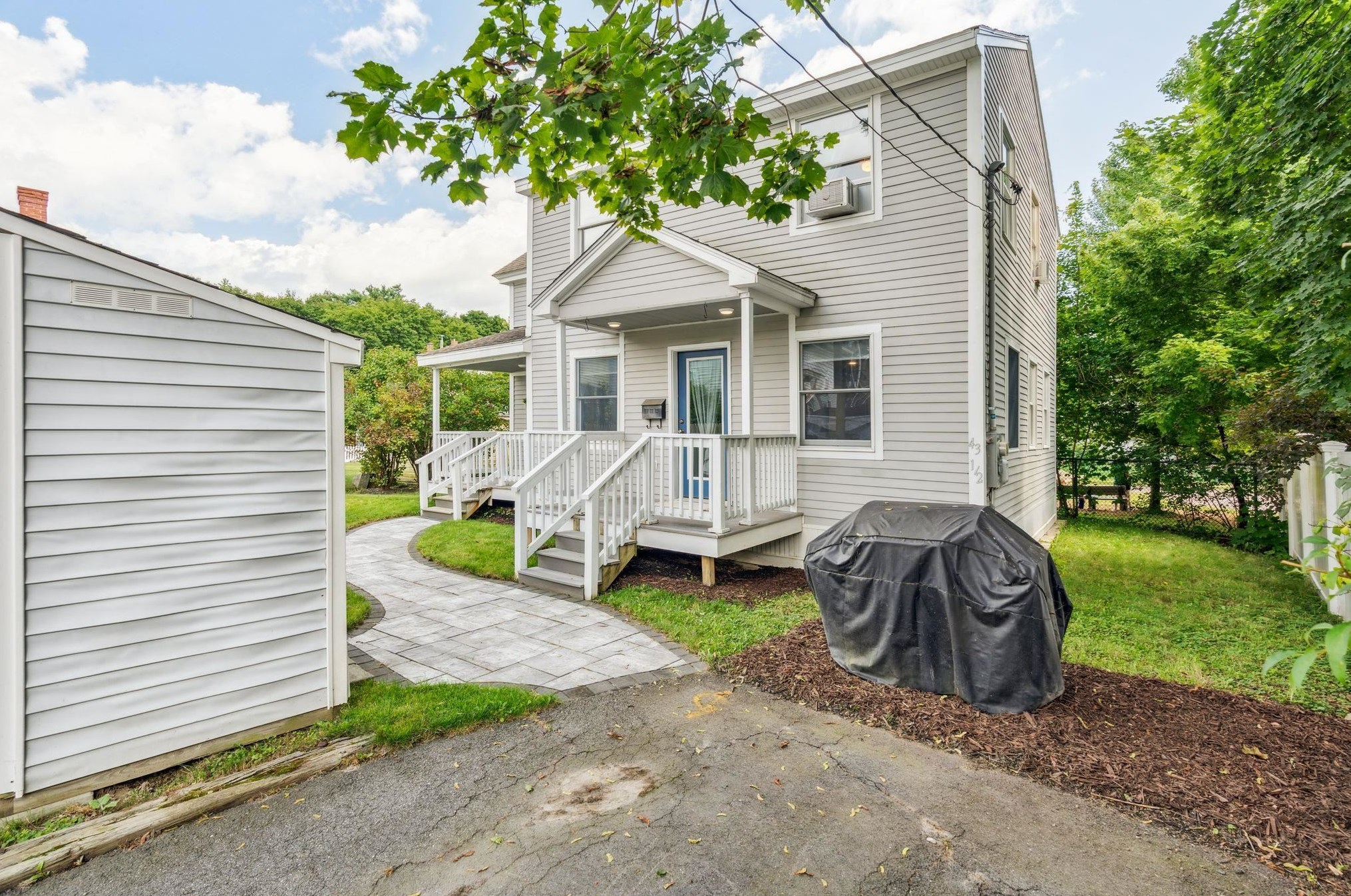 43 Frst St, Dover NH 03820-3223 exterior