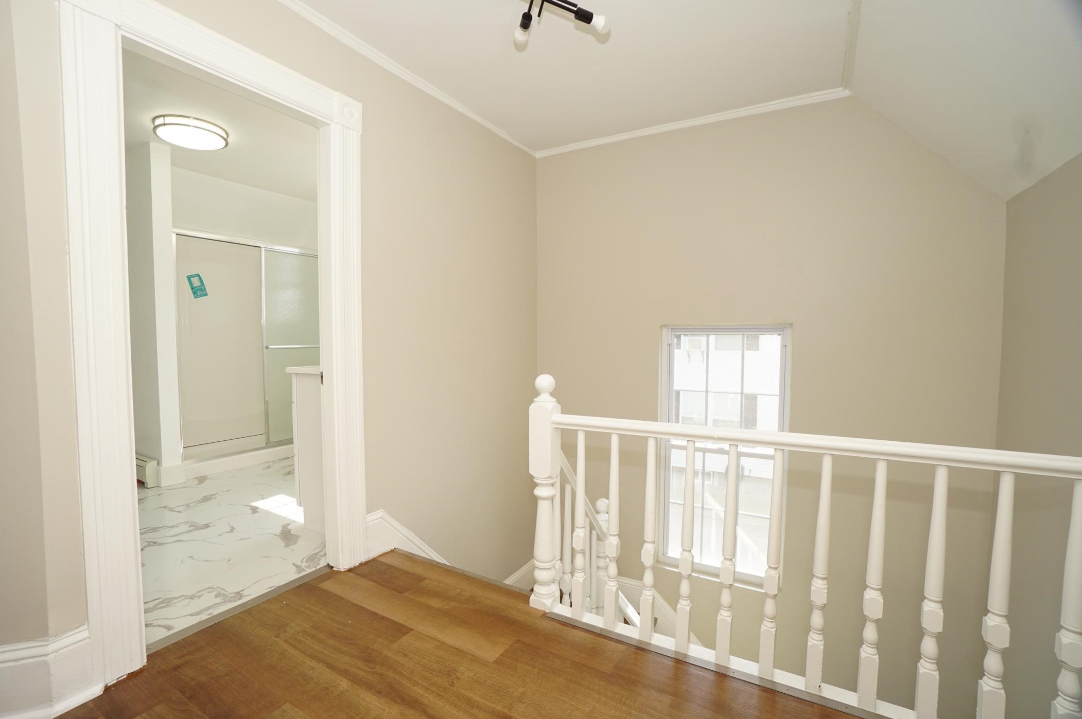 11 Elm St, Manchester NH 03103-7241 exterior