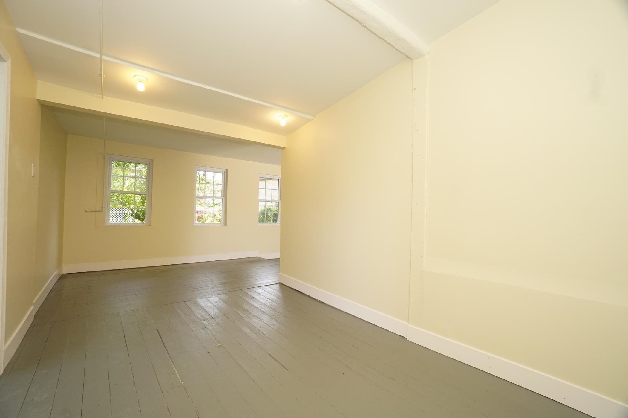 11 Elm St, Manchester NH 03103-7241 exterior