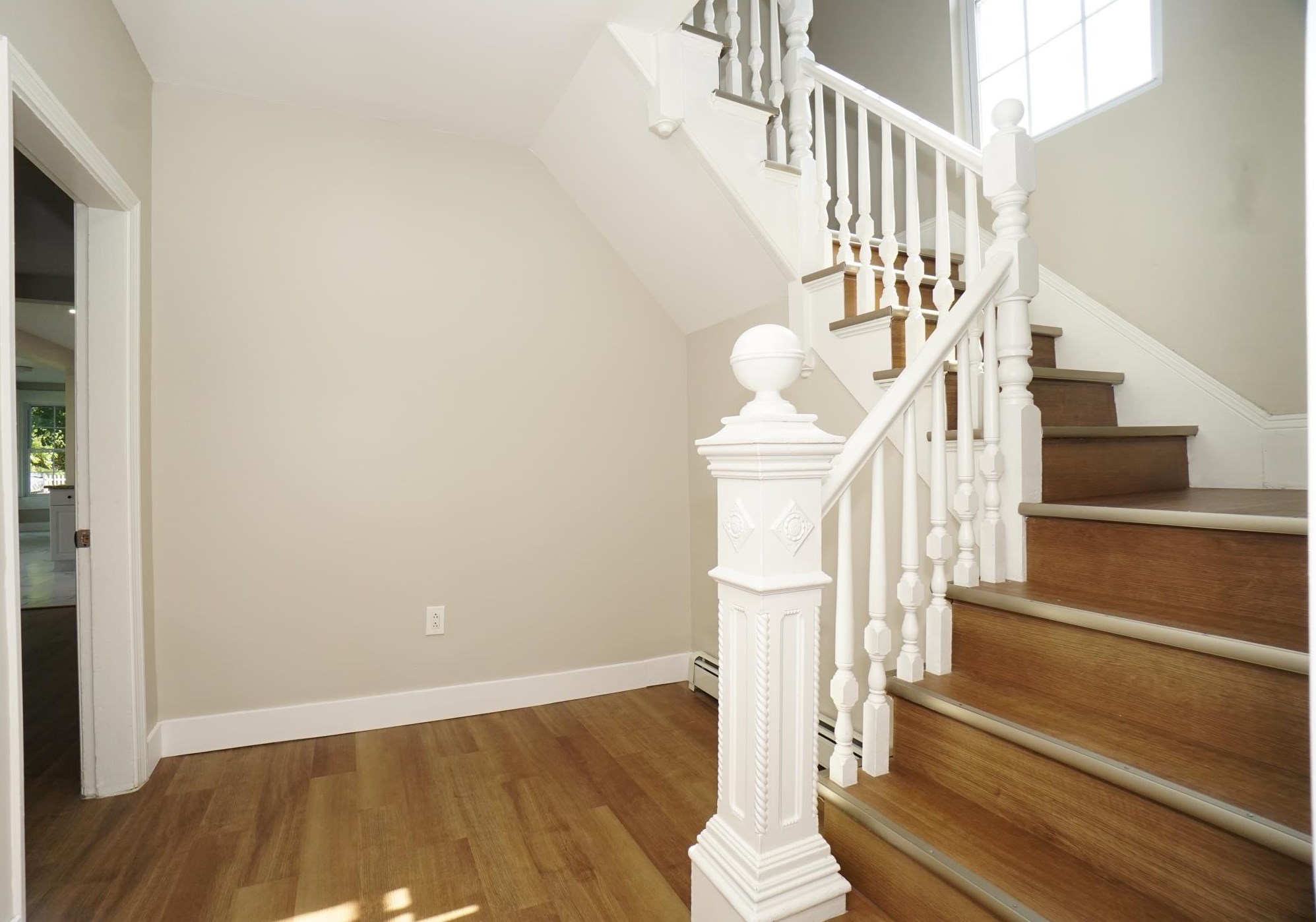 11 Elm St, Manchester NH 03103-7241 exterior