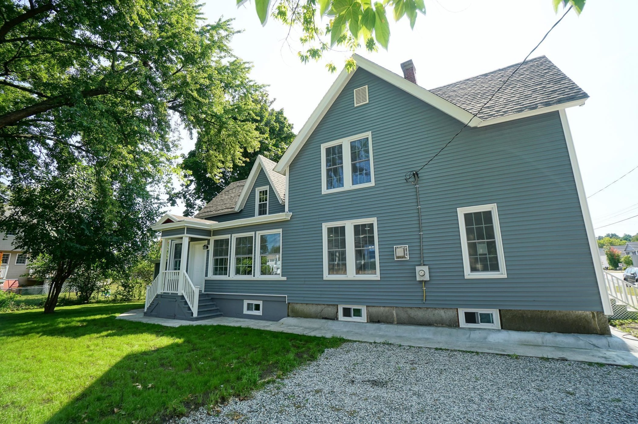 11 Elm St, Manchester NH 03103-7241 exterior