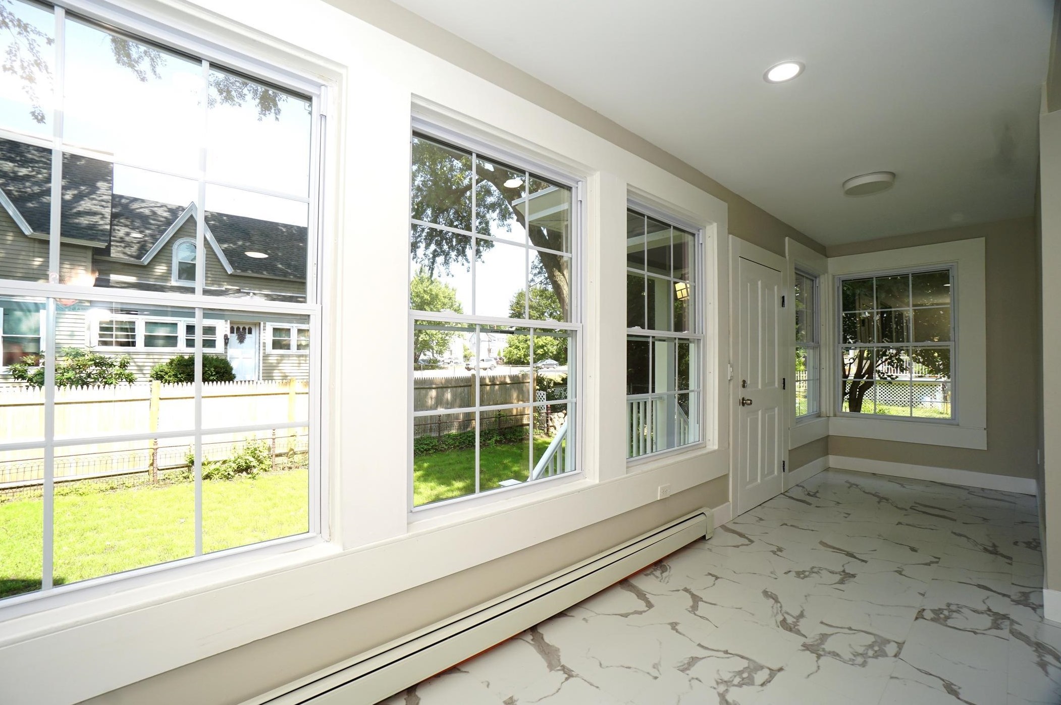 11 Elm St, Manchester NH 03103-7241 exterior