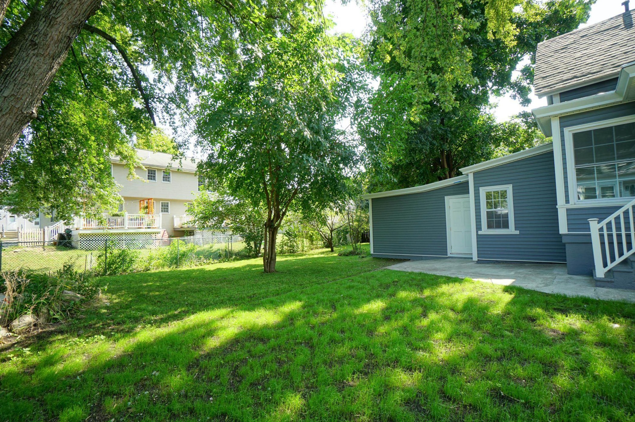 11 Elm St, Manchester NH 03103-7241 exterior