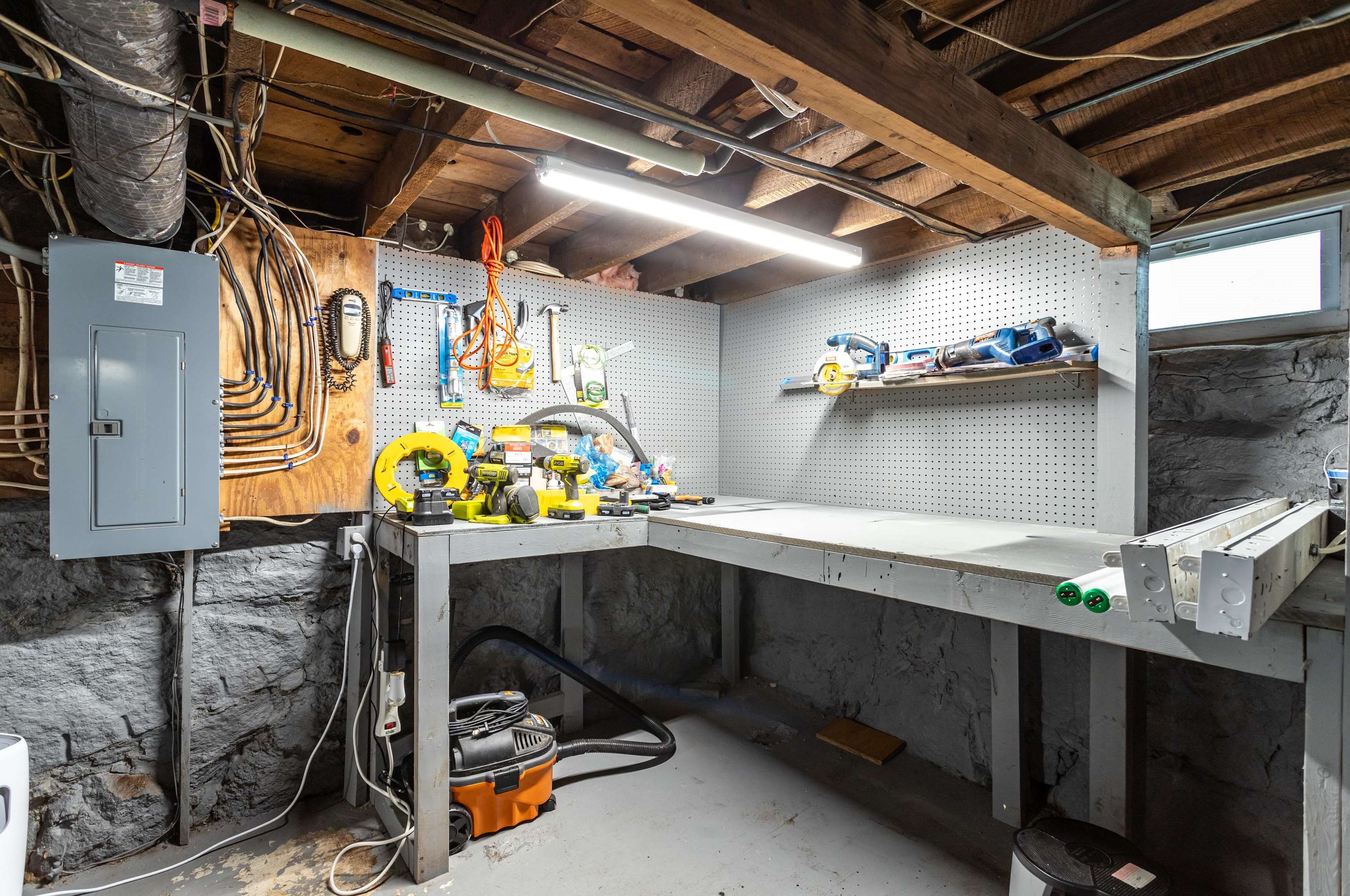 80 Sagamore St, Manchester NH  03104-3661 exterior