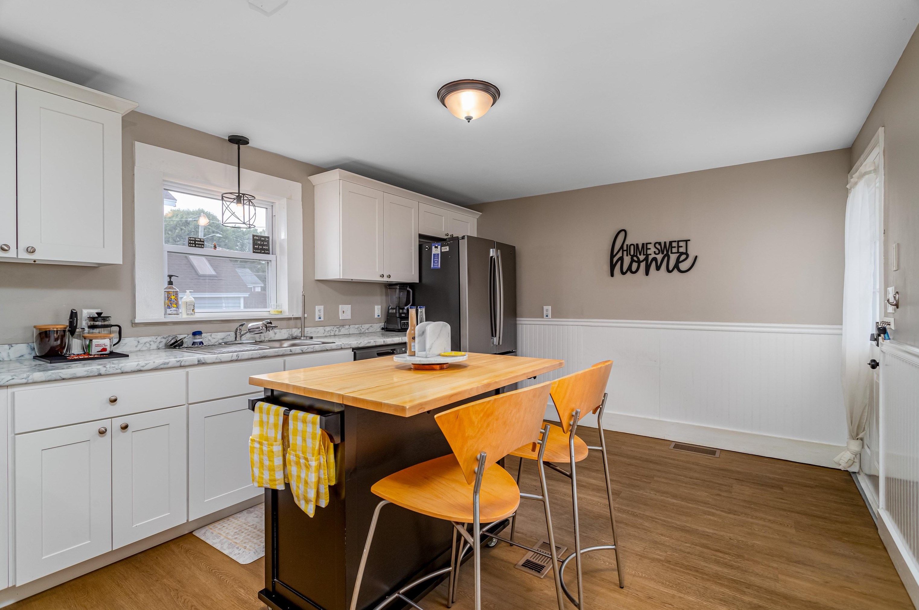 80 Sagamore St, Manchester NH  03104-3661 exterior