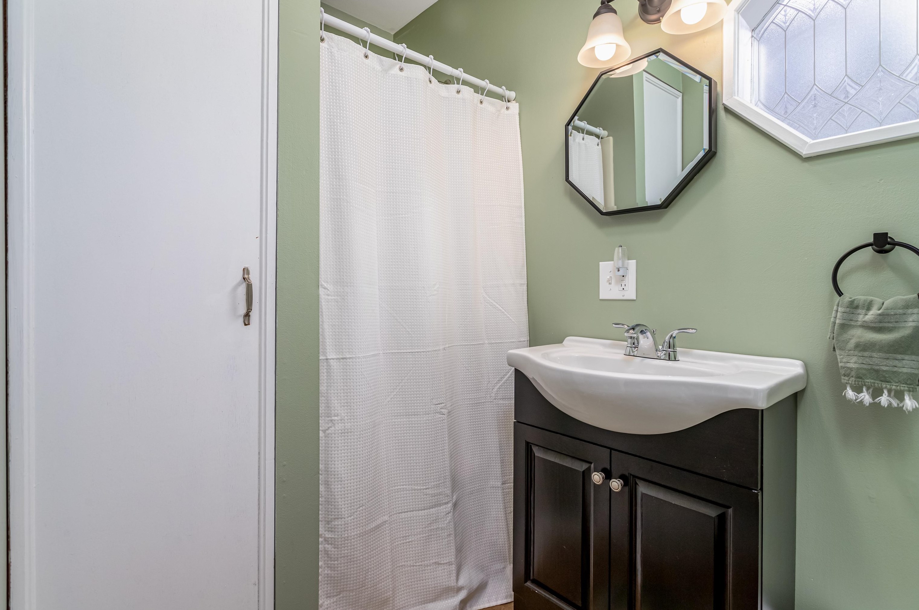 80 Sagamore St, Manchester NH  03104-3661 exterior