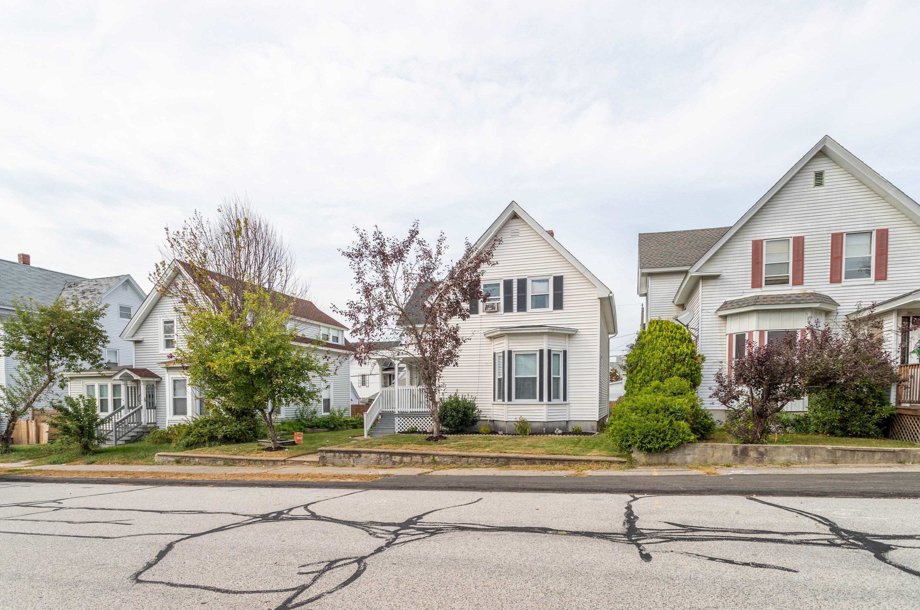 80 Sagamore St, Manchester NH  03104-3661 exterior