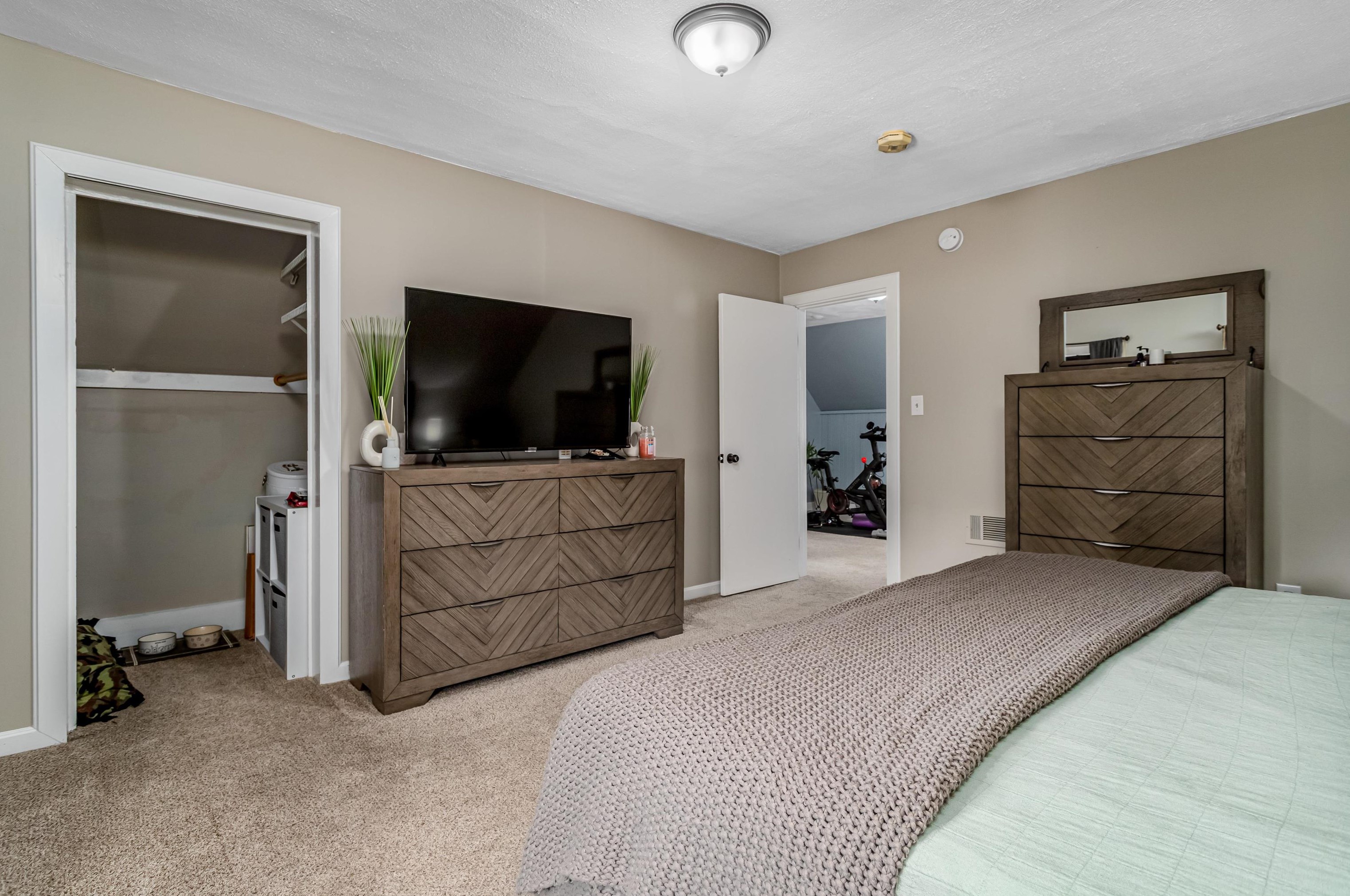 80 Sagamore St, Manchester NH  03104-3661 exterior