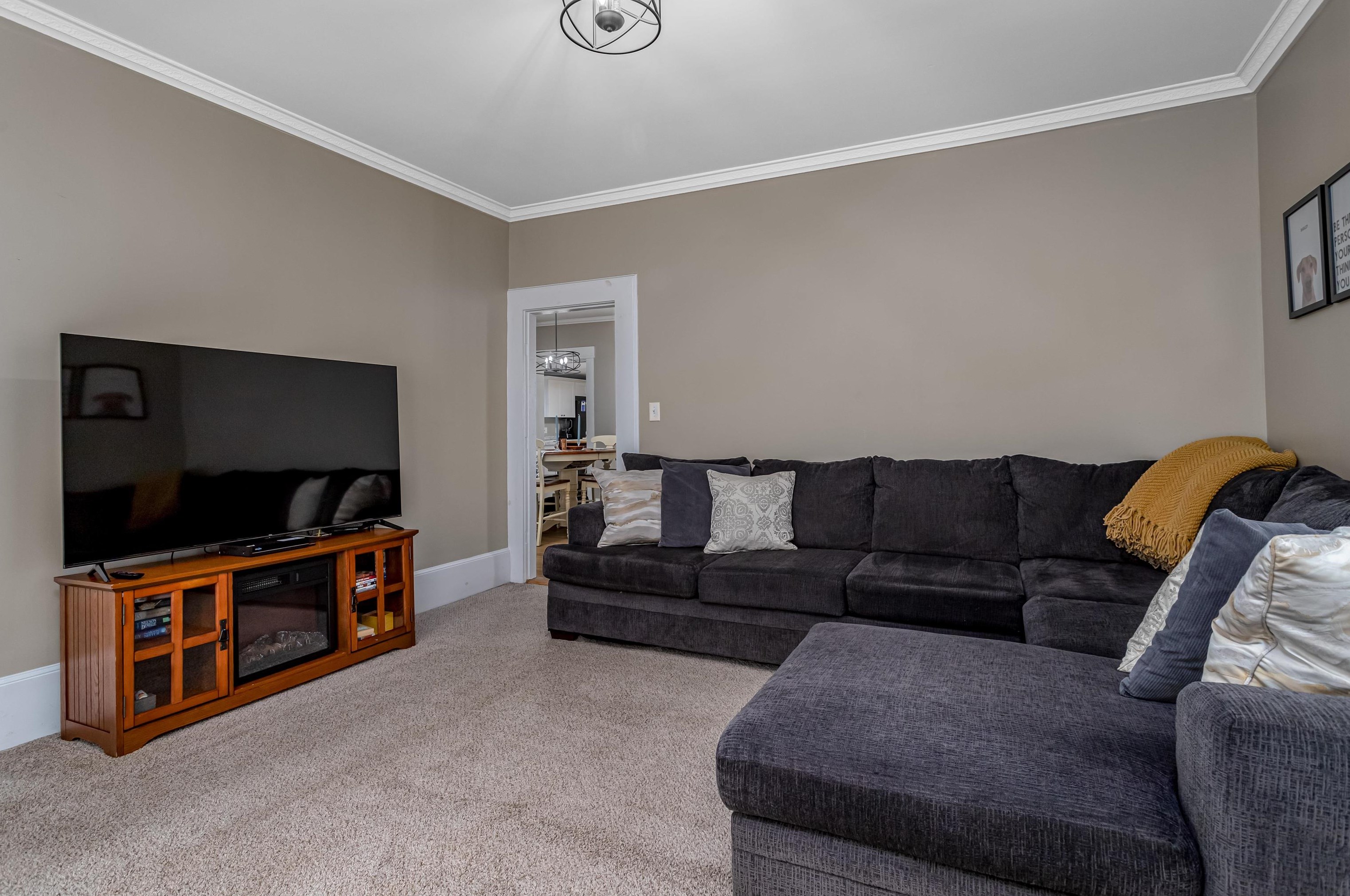 80 Sagamore St, Manchester NH  03104-3661 exterior