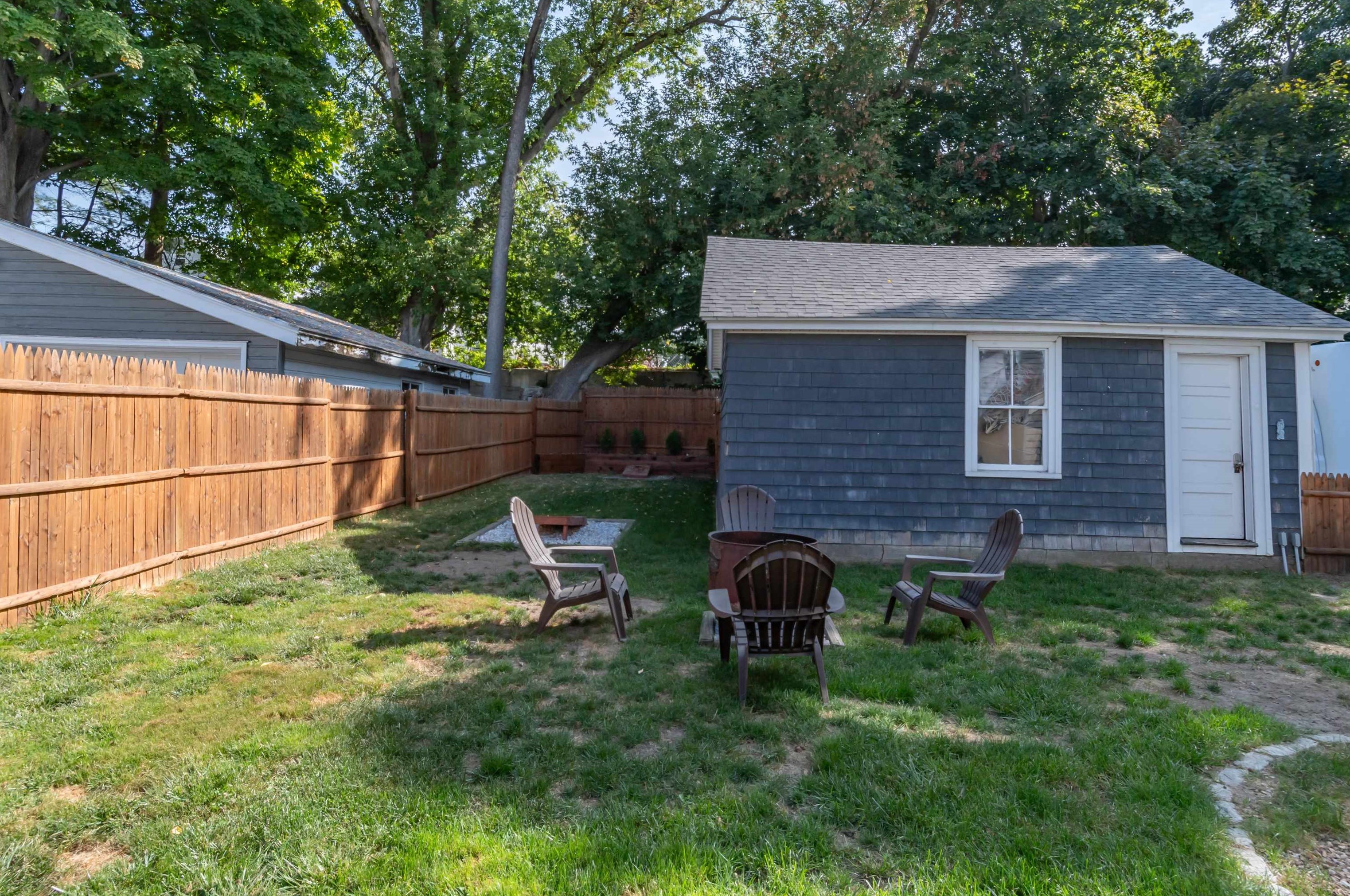 7 New St, Nashua NH 03060-3934 exterior
