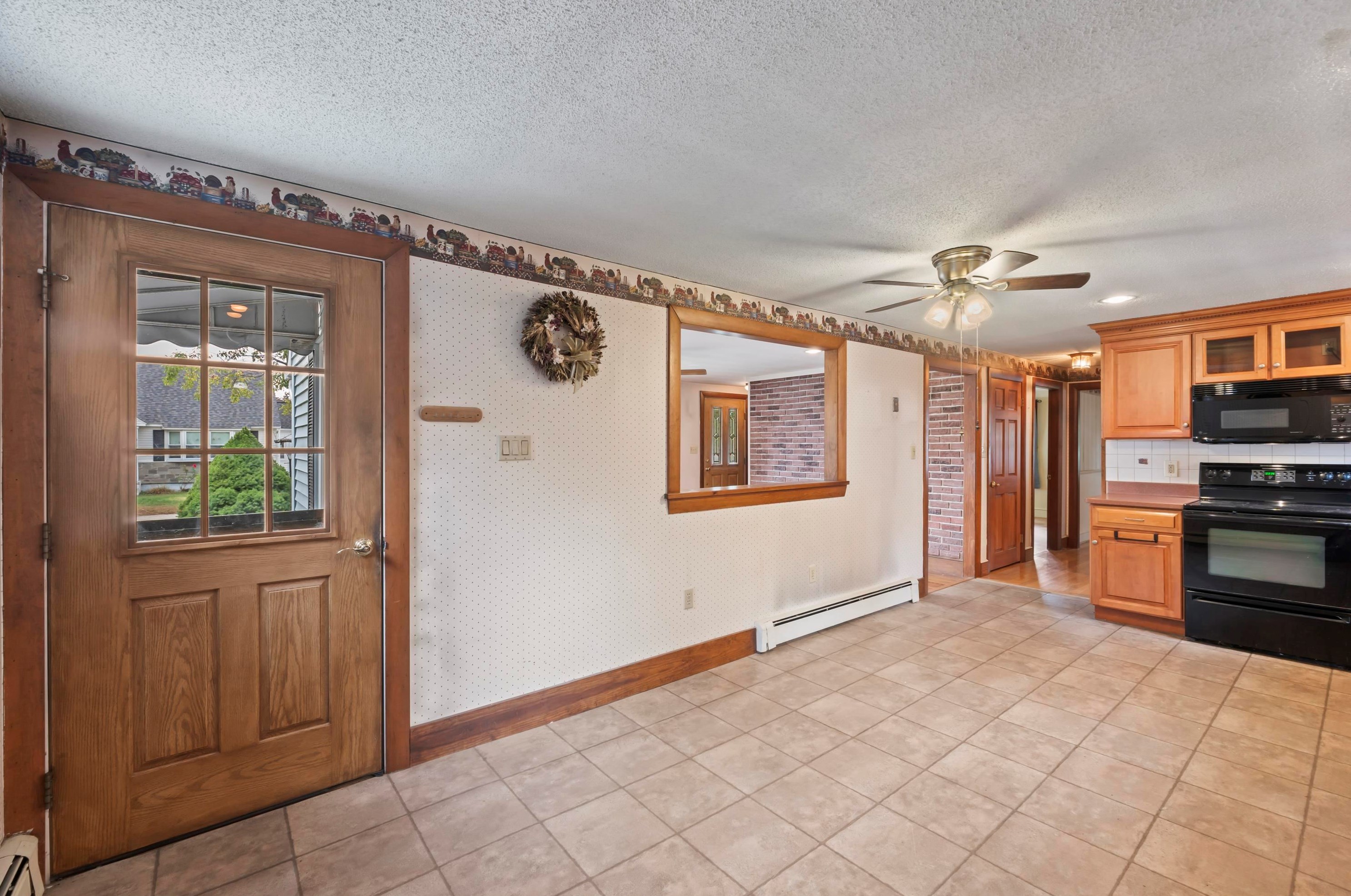 9 Elizabeth St, Rochester, NH 03867