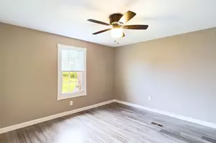 147 Canaan Mobile Home Park, Canaan,  05903 - Photo 25