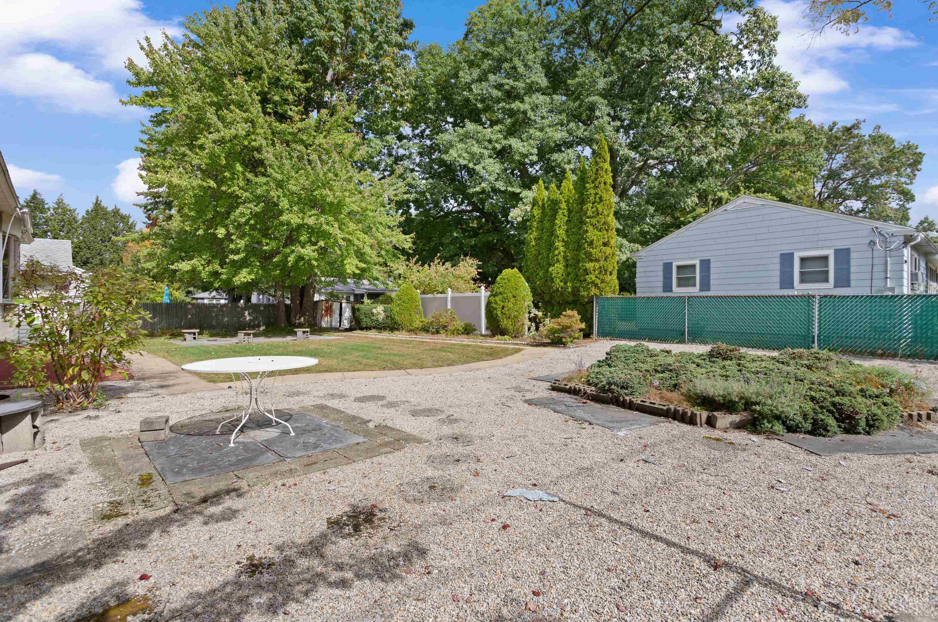 176 Porter St, Manchester NH 03103-2839 exterior