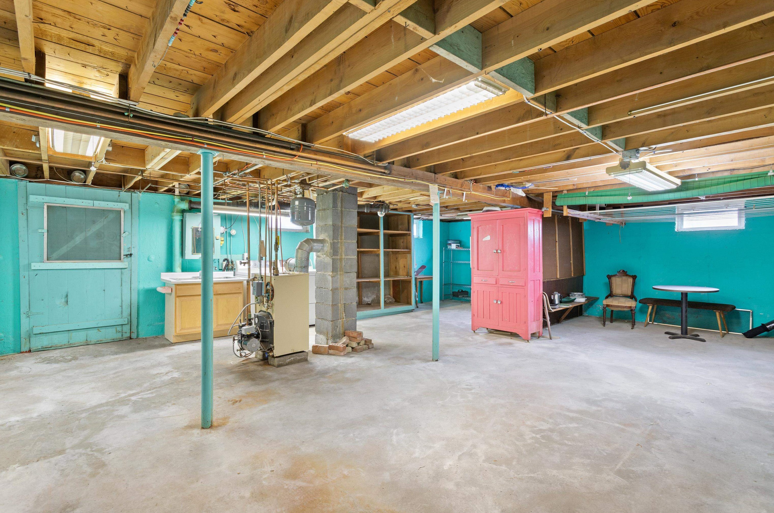 176 Porter St, Manchester NH 03103-2839 exterior