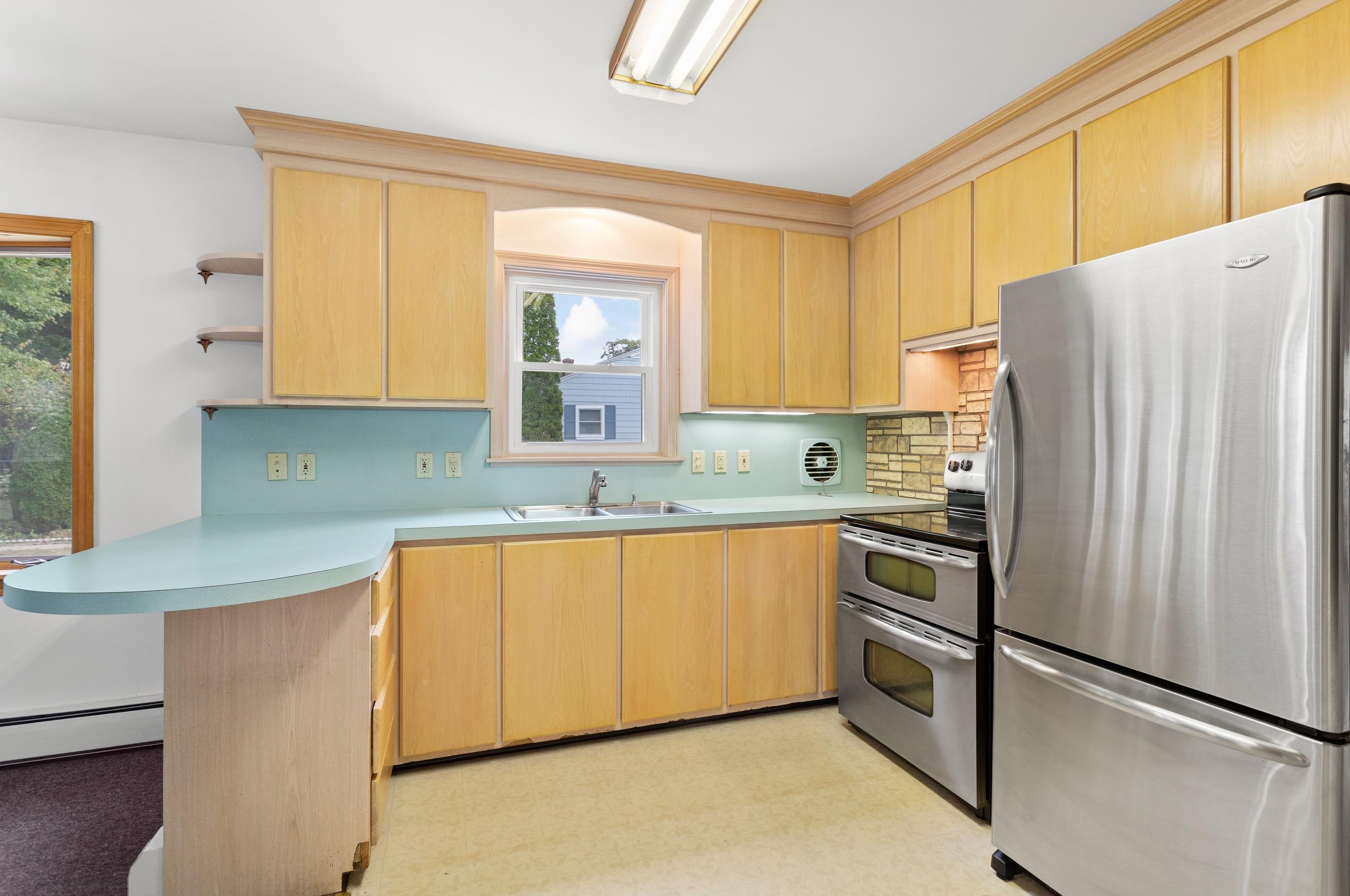 176 Porter St, Manchester NH 03103-2839 exterior