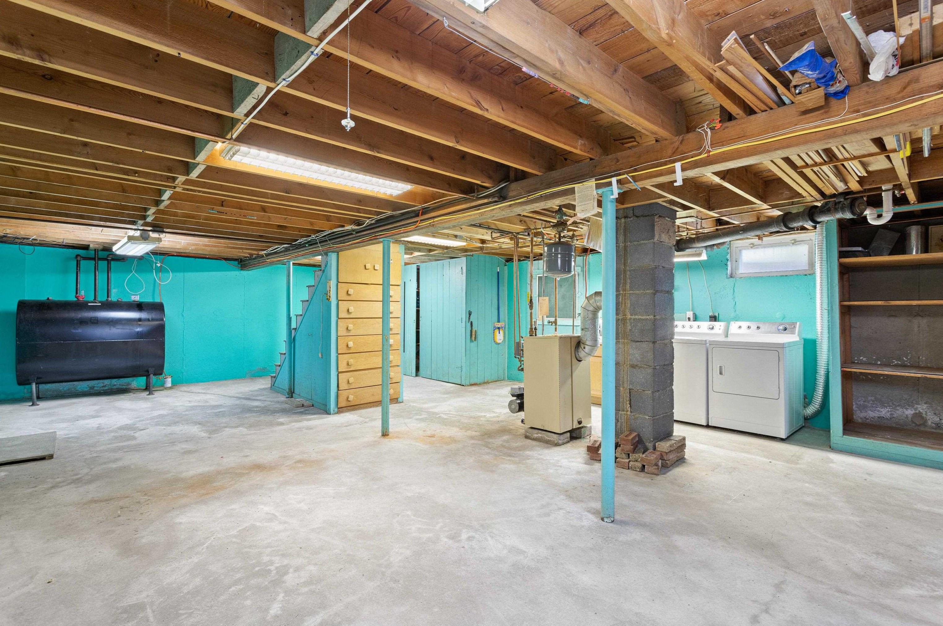 176 Porter St, Manchester NH 03103-2839 exterior