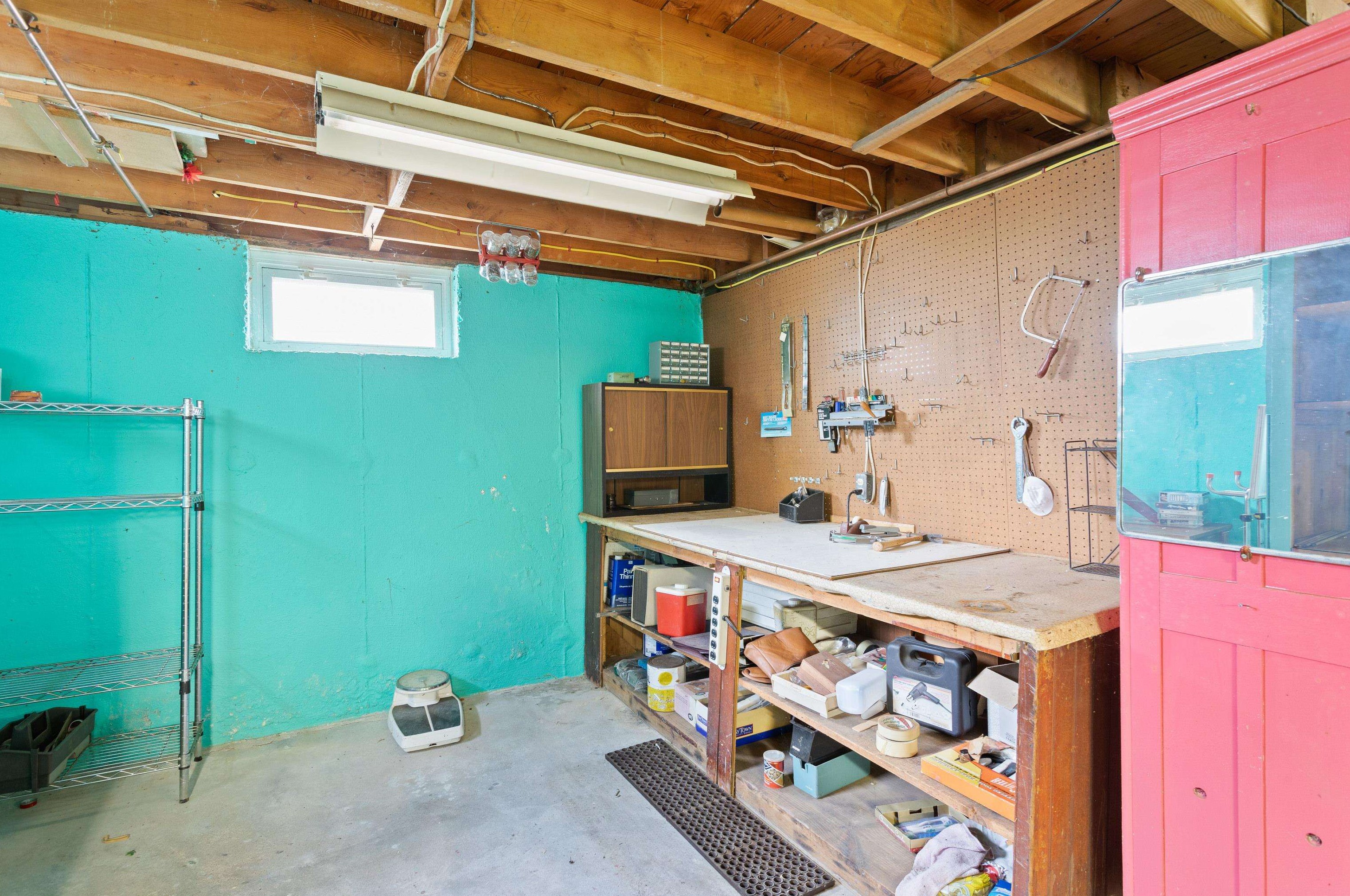 176 Porter St, Manchester NH 03103-2839 exterior